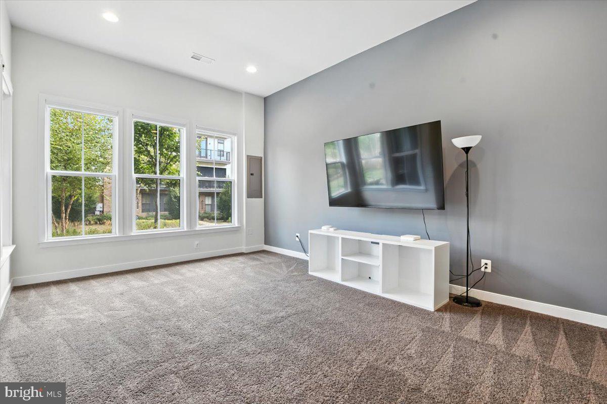 BRAMBLETON TOWN CENTER - Residential Lease