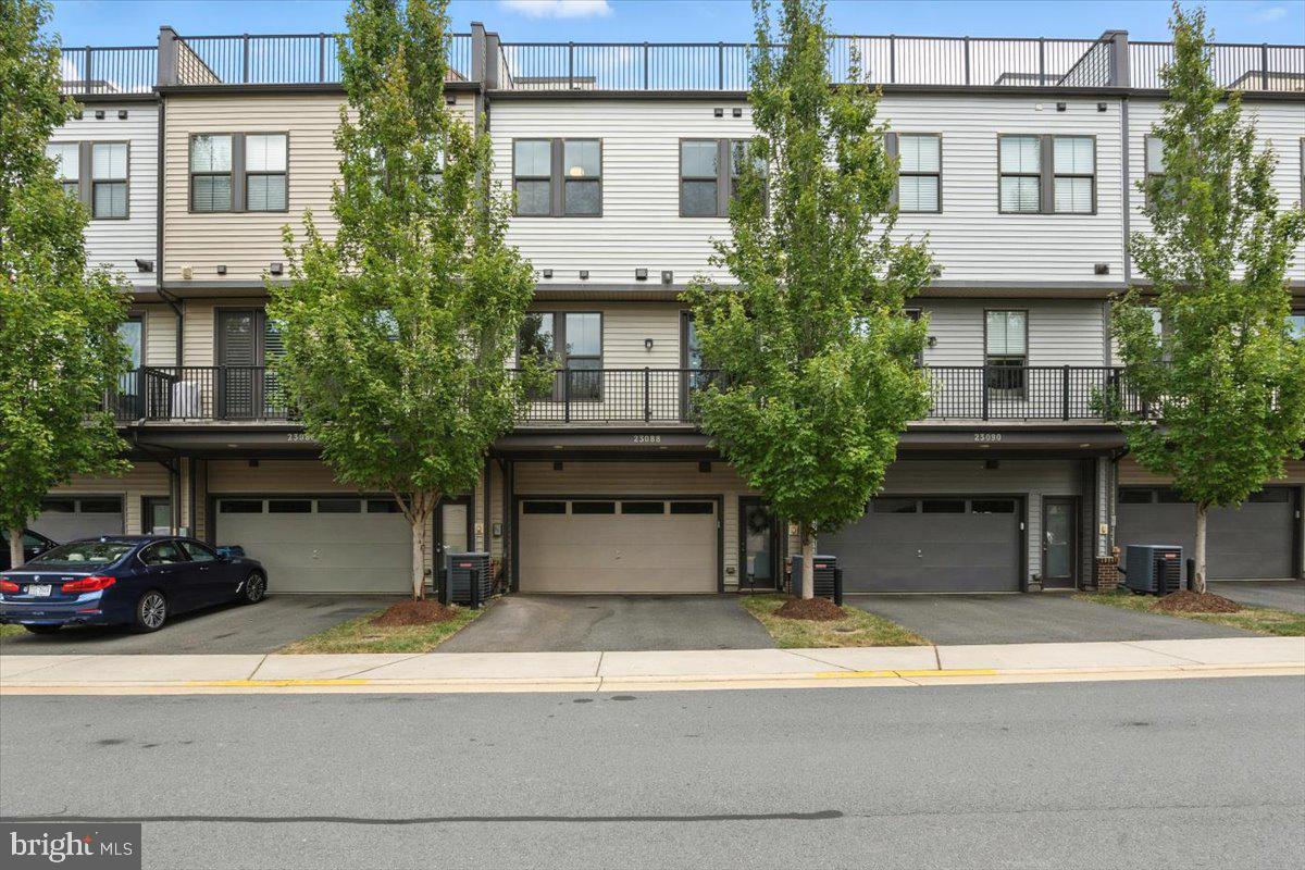 BRAMBLETON TOWN CENTER - Residential Lease