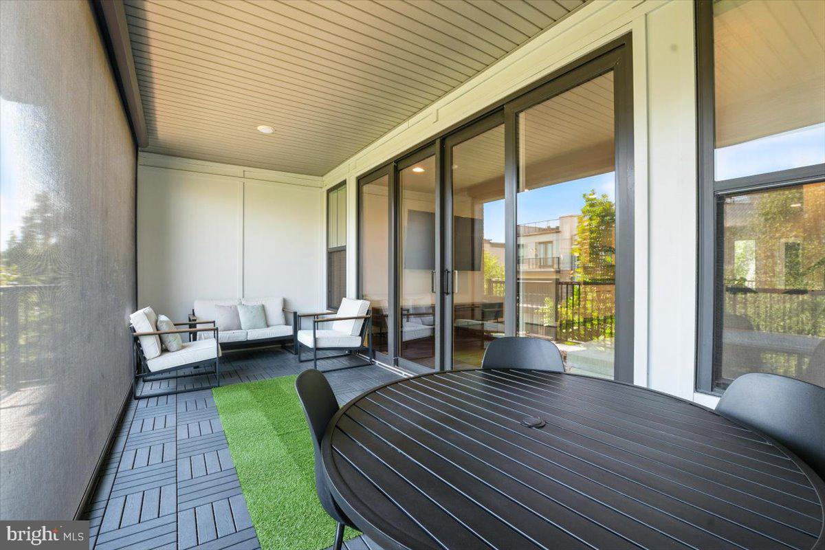 BRAMBLETON TOWN CENTER - Residential Lease