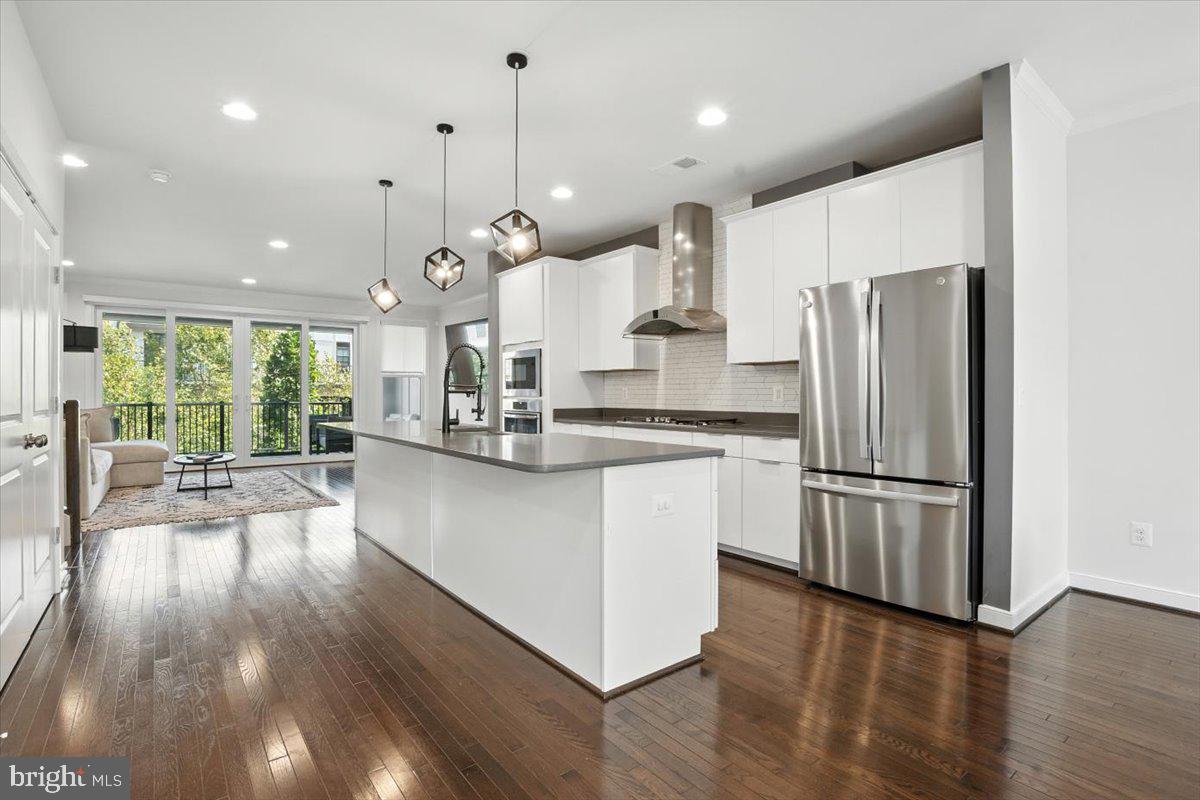 BRAMBLETON TOWN CENTER - Residential Lease