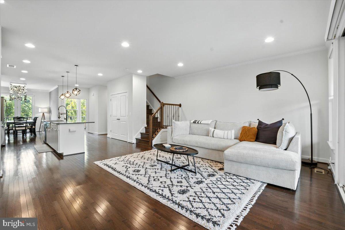 BRAMBLETON TOWN CENTER - Residential Lease