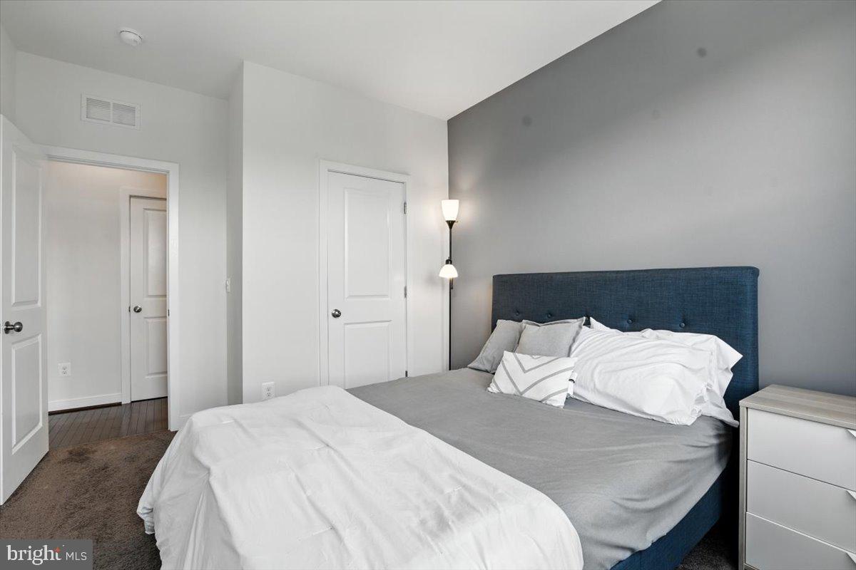 BRAMBLETON TOWN CENTER - Residential Lease