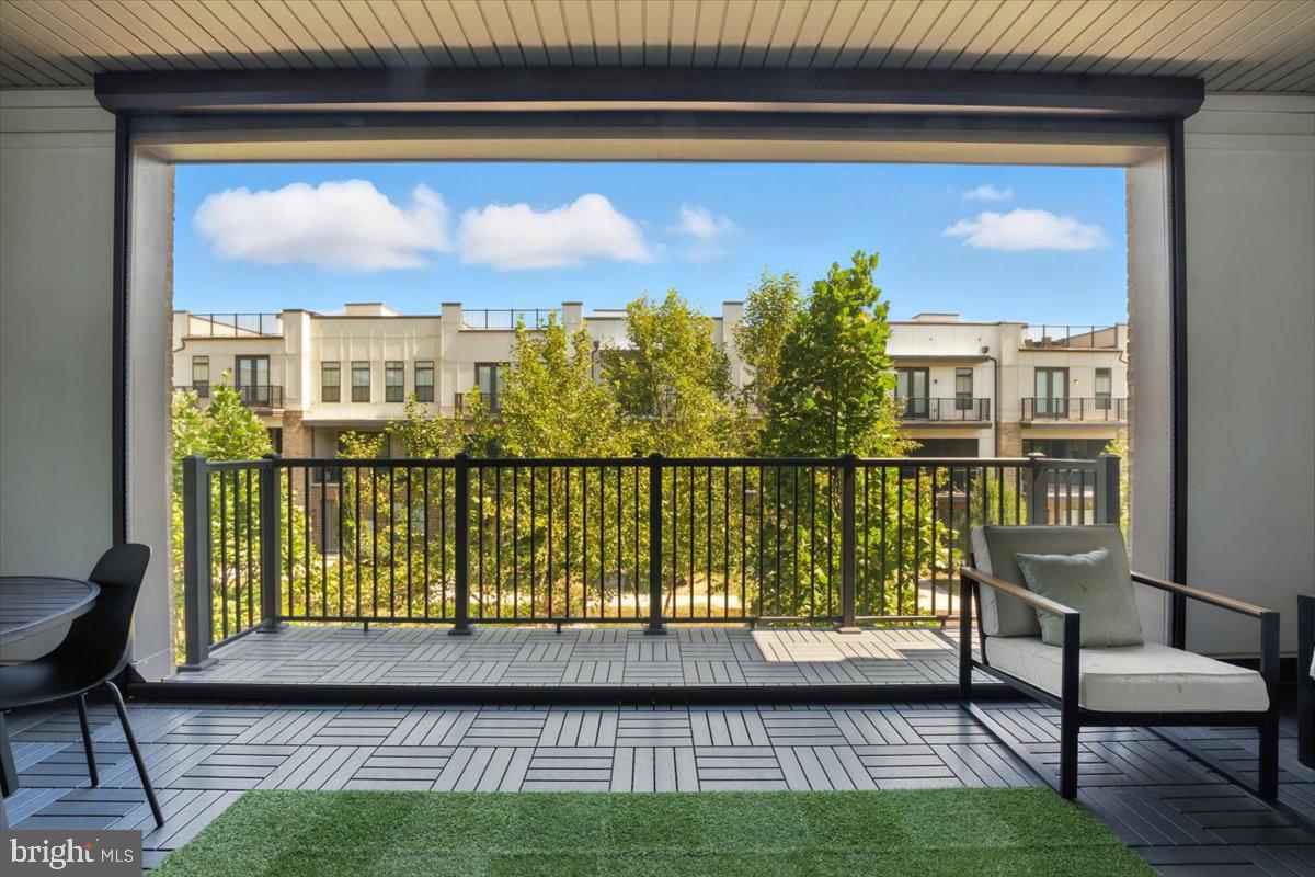 BRAMBLETON TOWN CENTER - Residential Lease