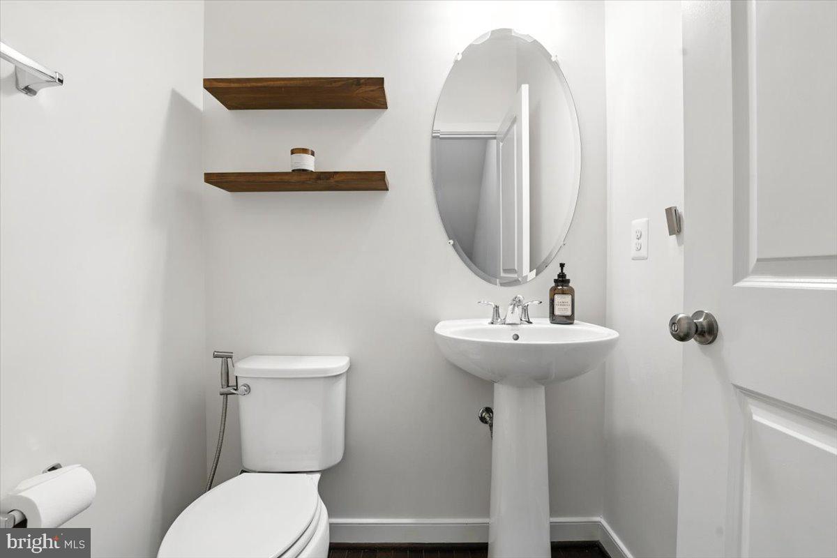 BRAMBLETON TOWN CENTER - Residential Lease