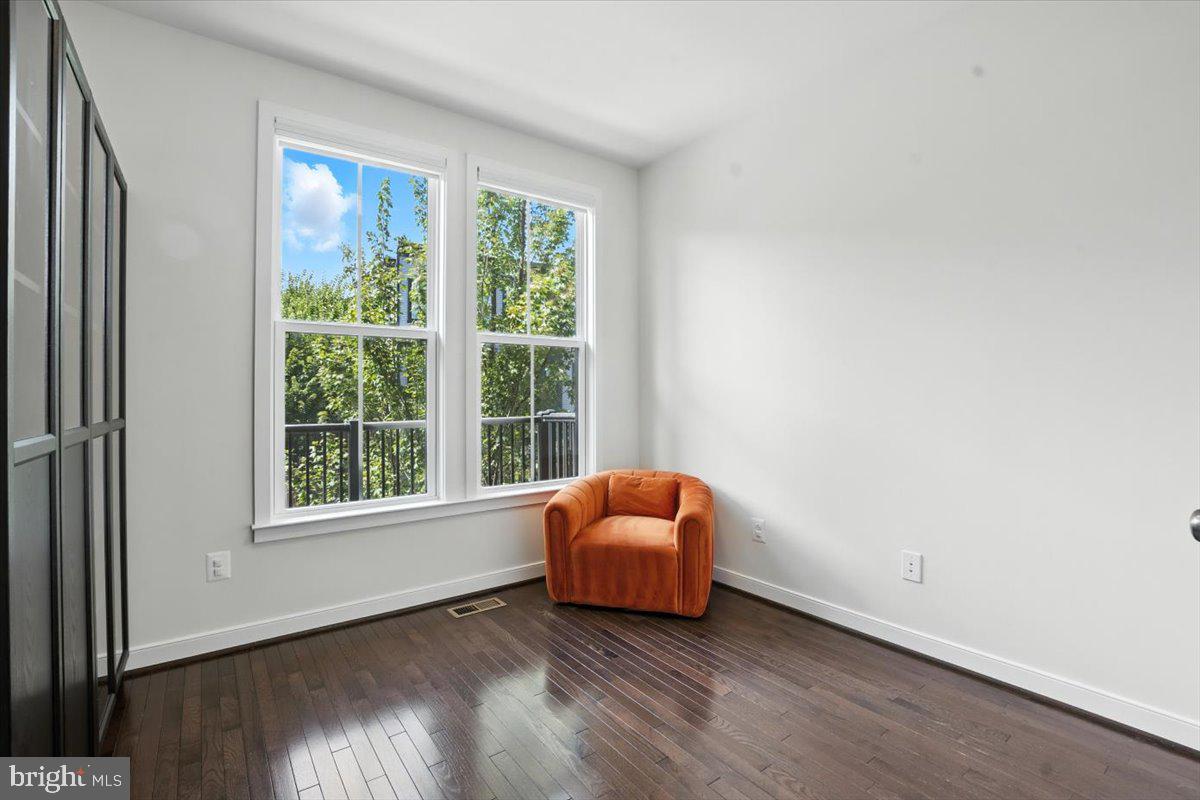 BRAMBLETON TOWN CENTER - Residential Lease