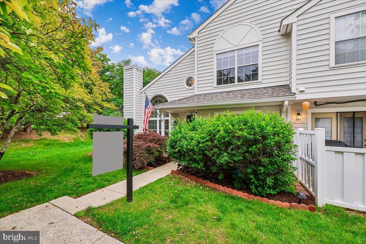 VILL AT MANCHESTER FARMS - Residential
