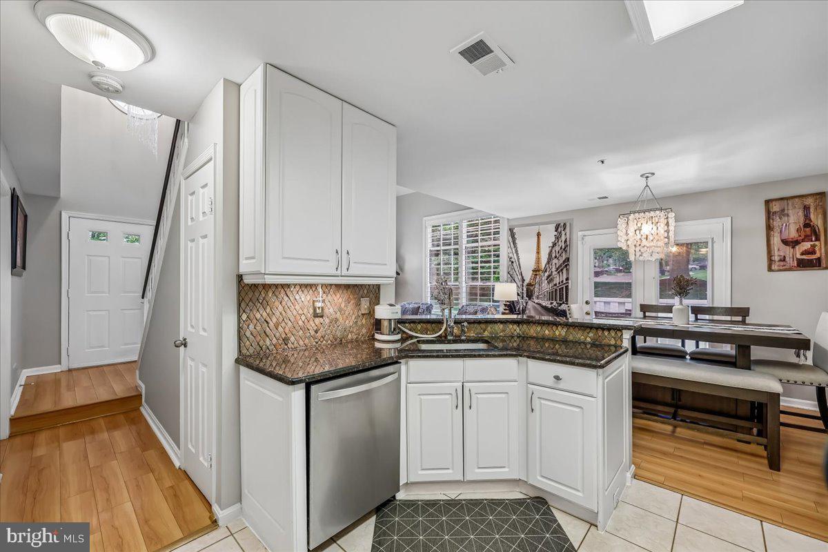 VILL AT MANCHESTER FARMS - Residential