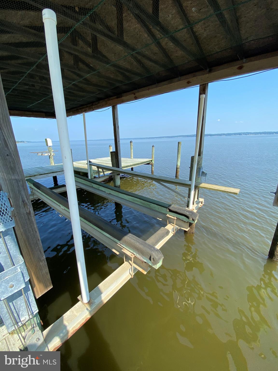 HOLLYWOOD SHORES - Residential