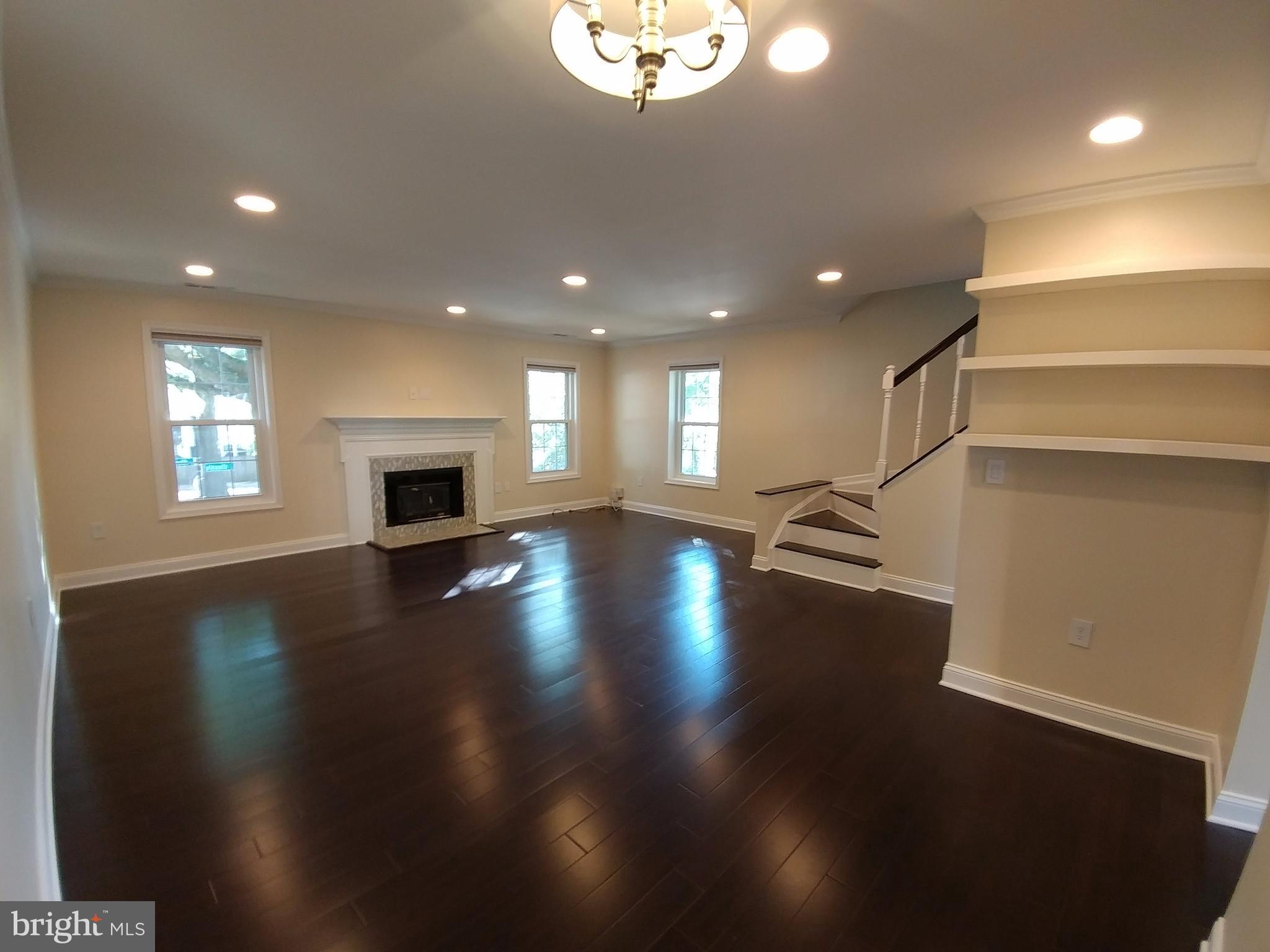 CROFTON MEWS - Residential Lease