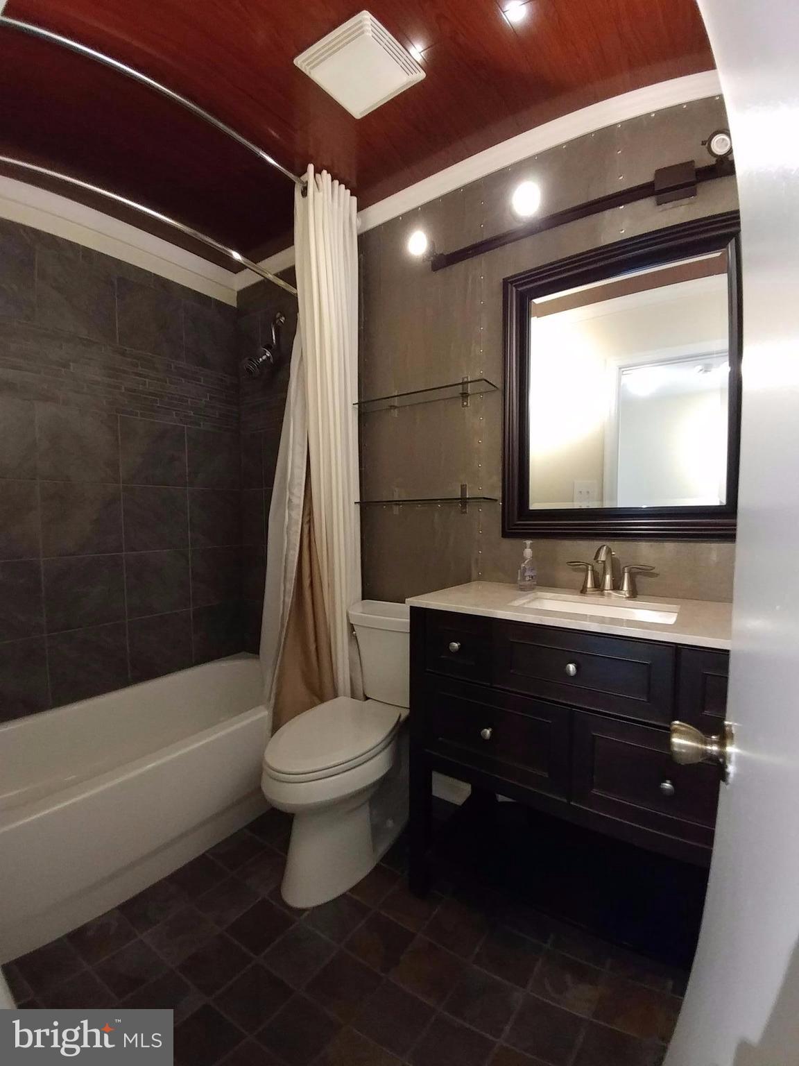 CROFTON MEWS - Residential Lease