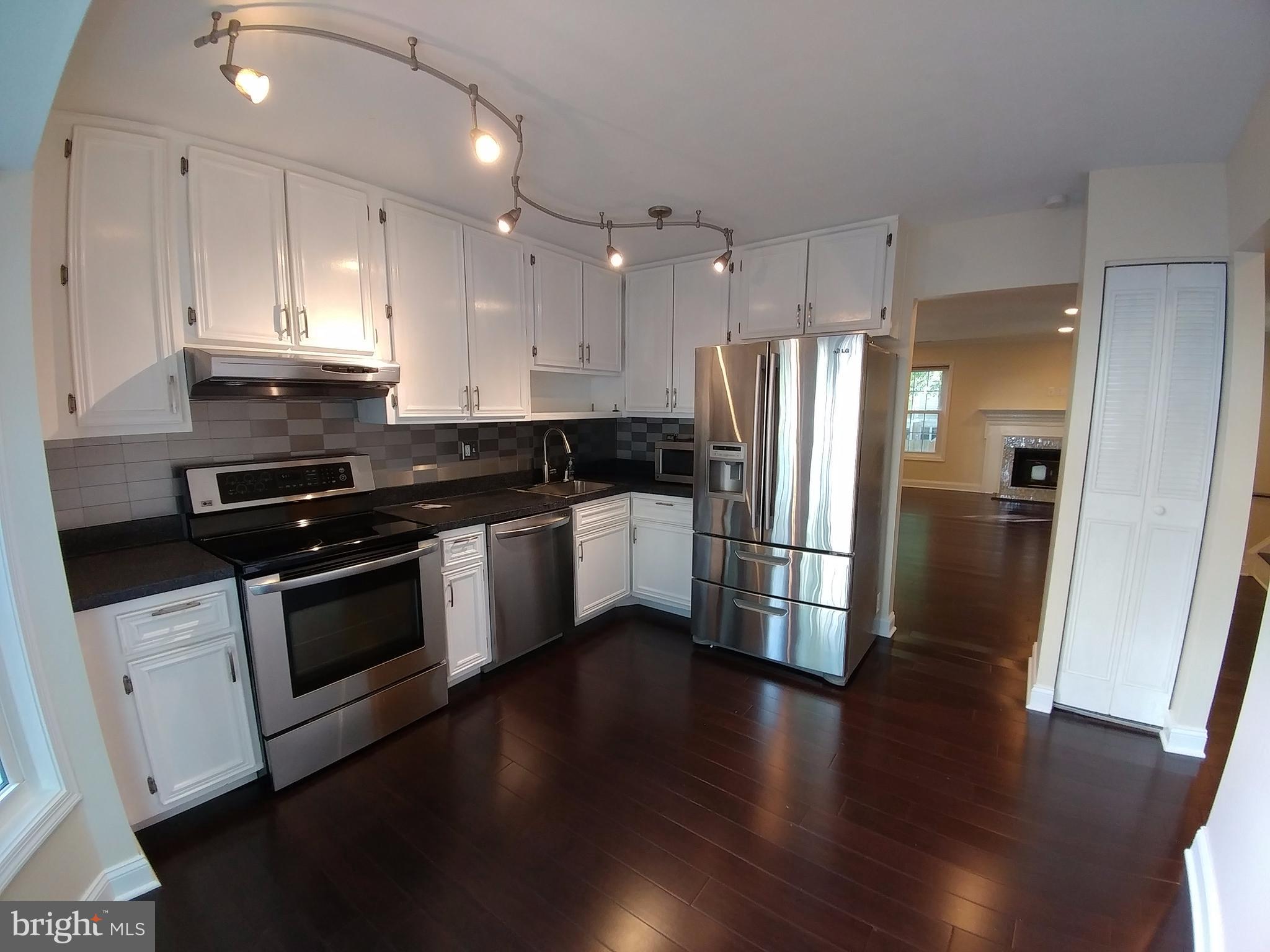 CROFTON MEWS - Residential Lease