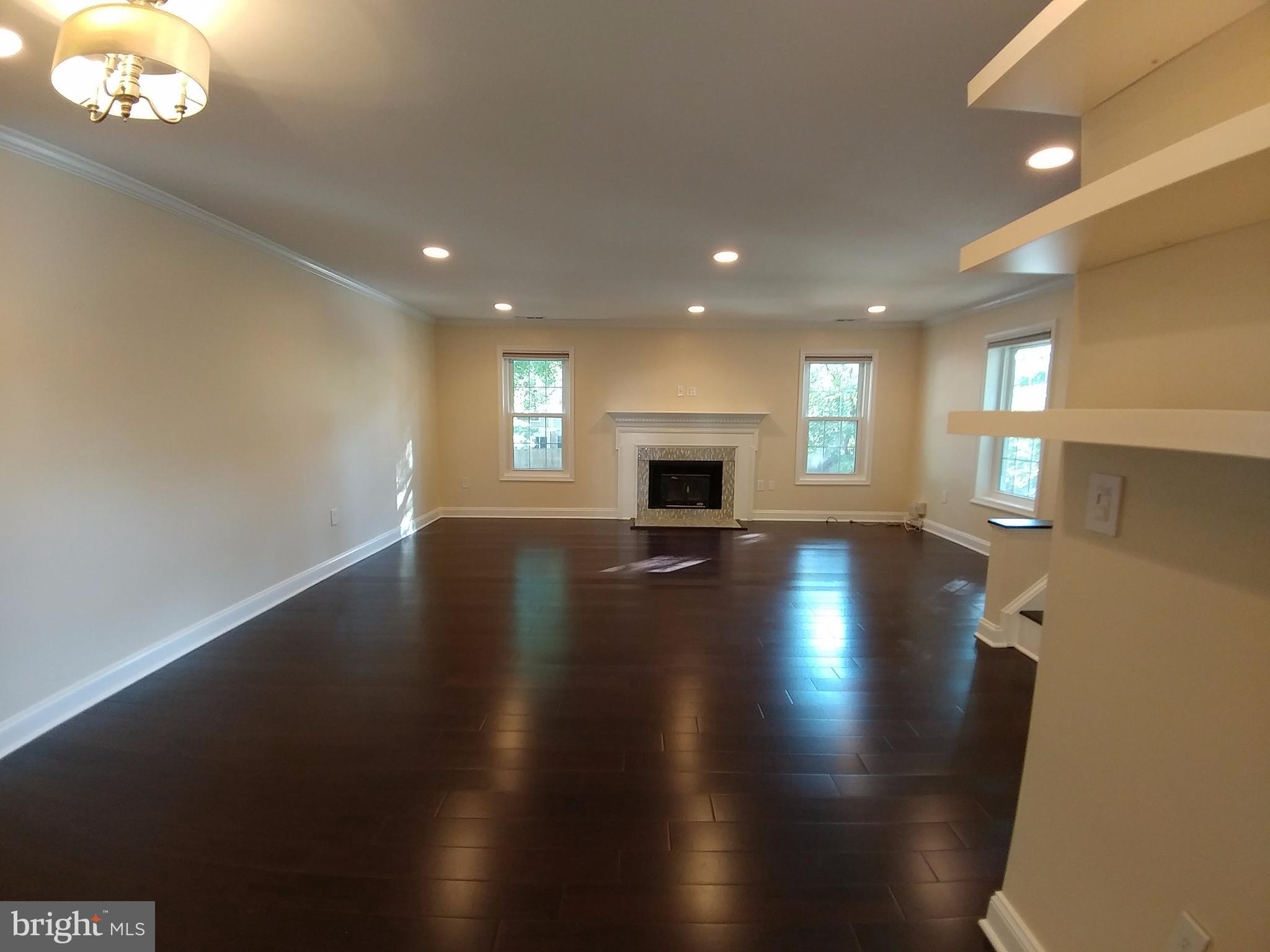 CROFTON MEWS - Residential Lease