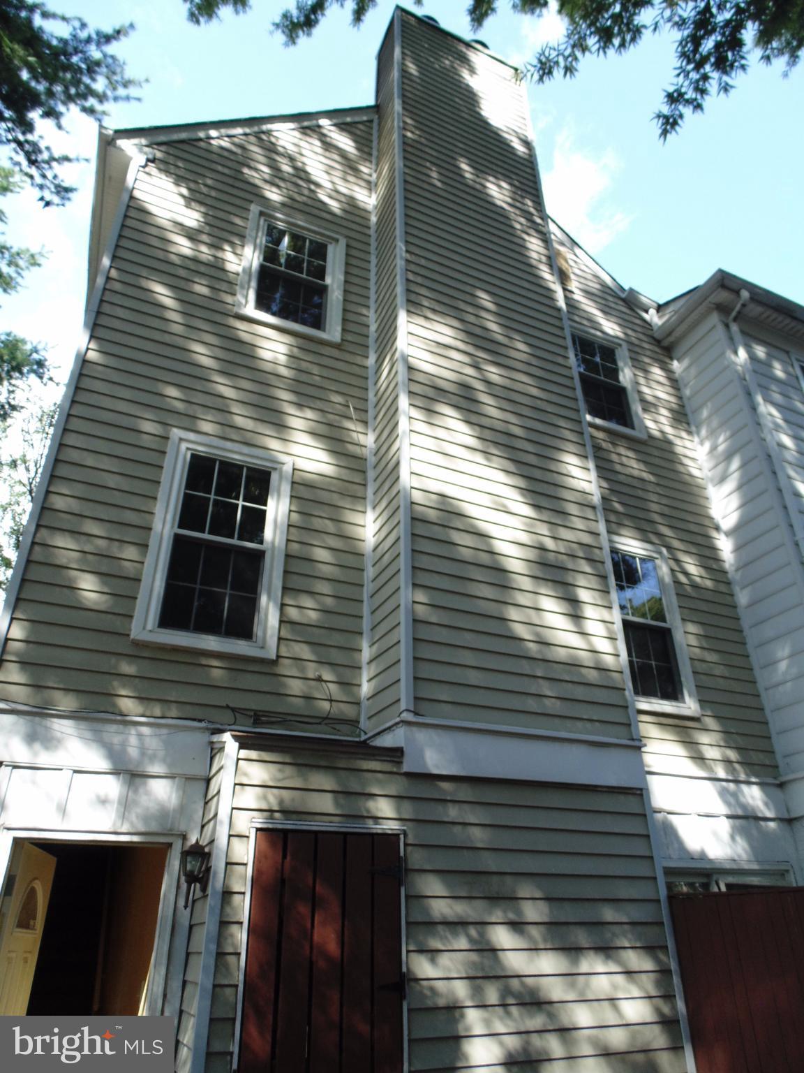 CROFTON MEWS - Residential Lease