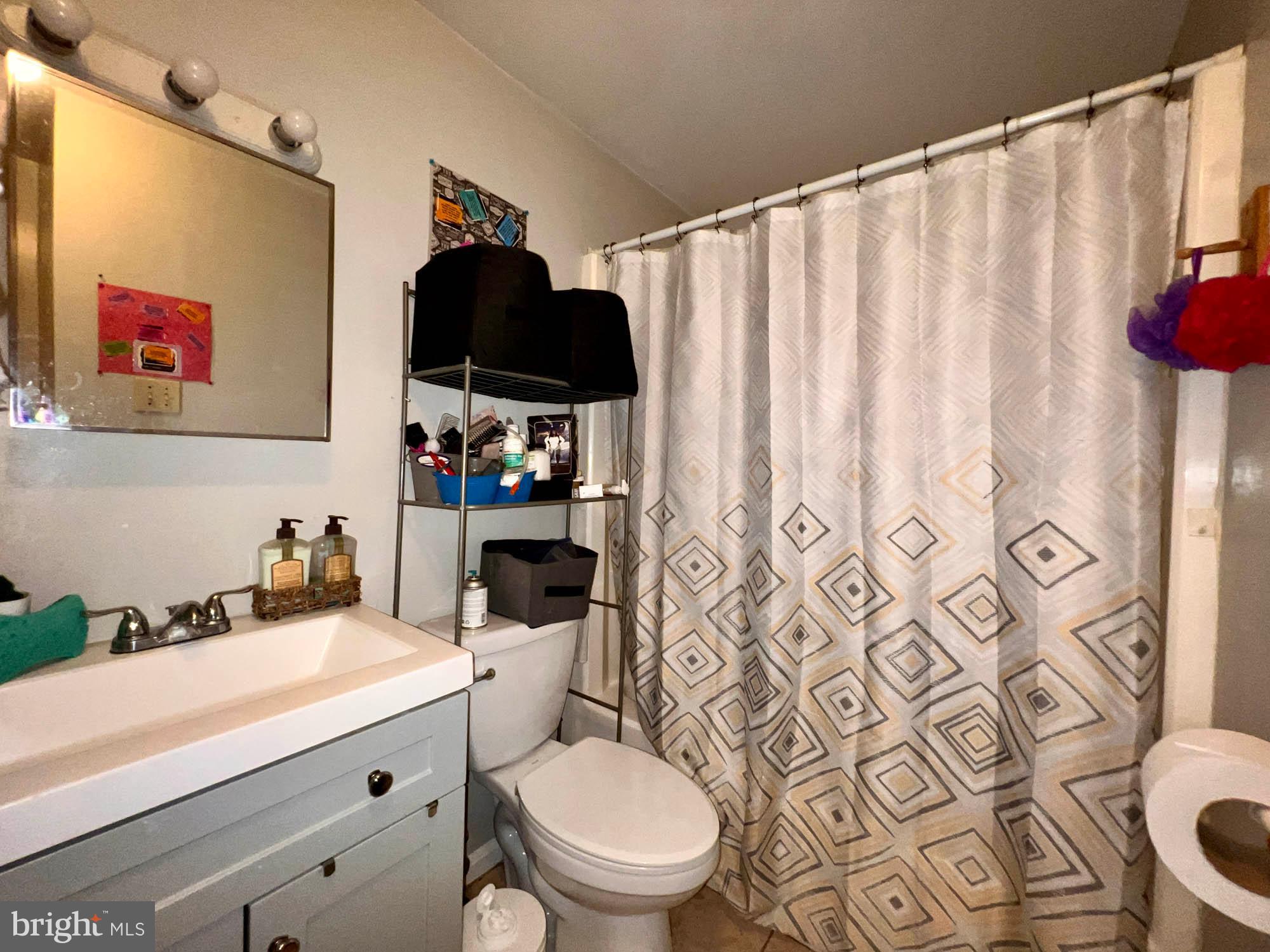 VAN DYKE MANOR - Residential