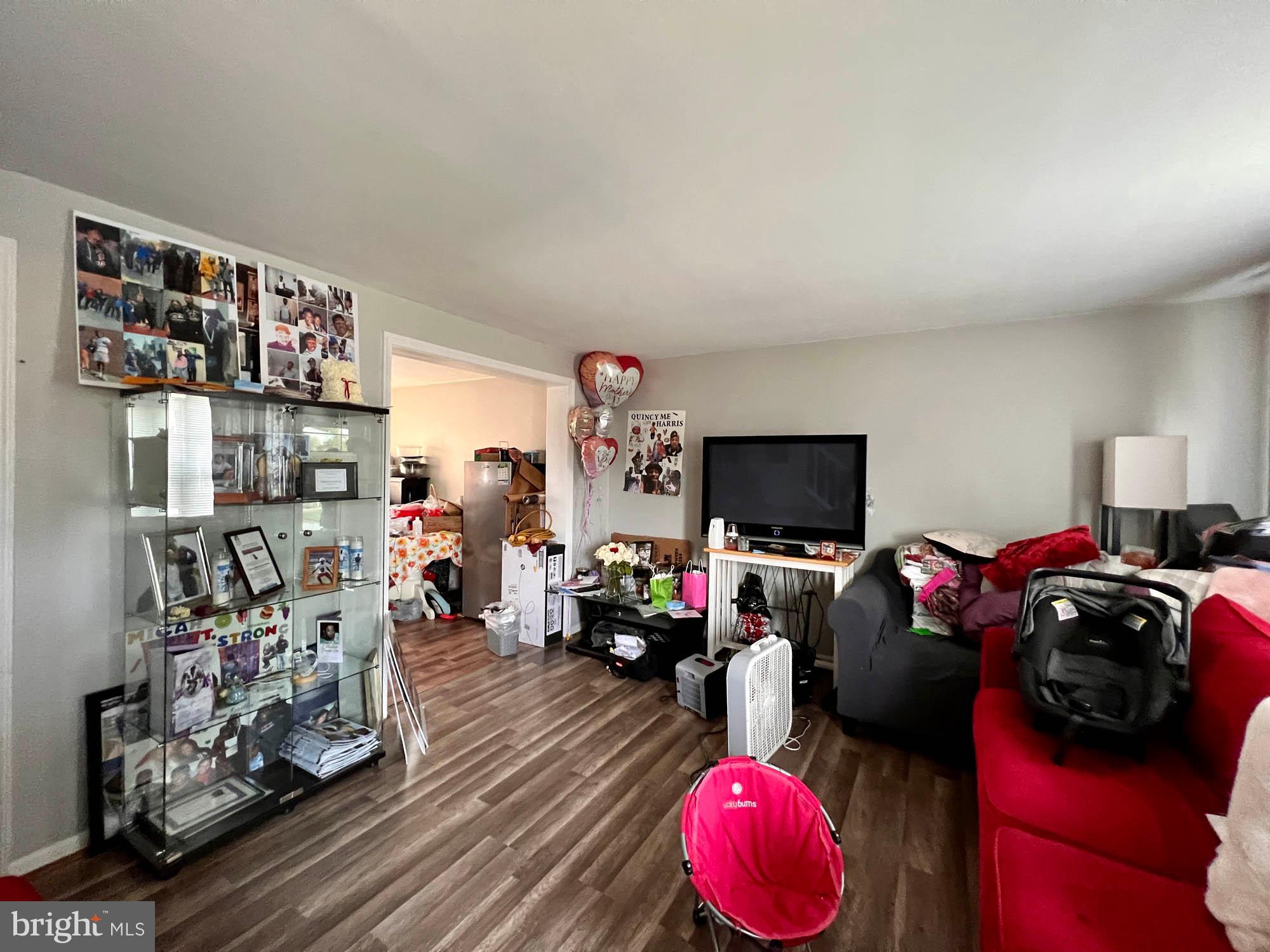 VAN DYKE MANOR - Residential