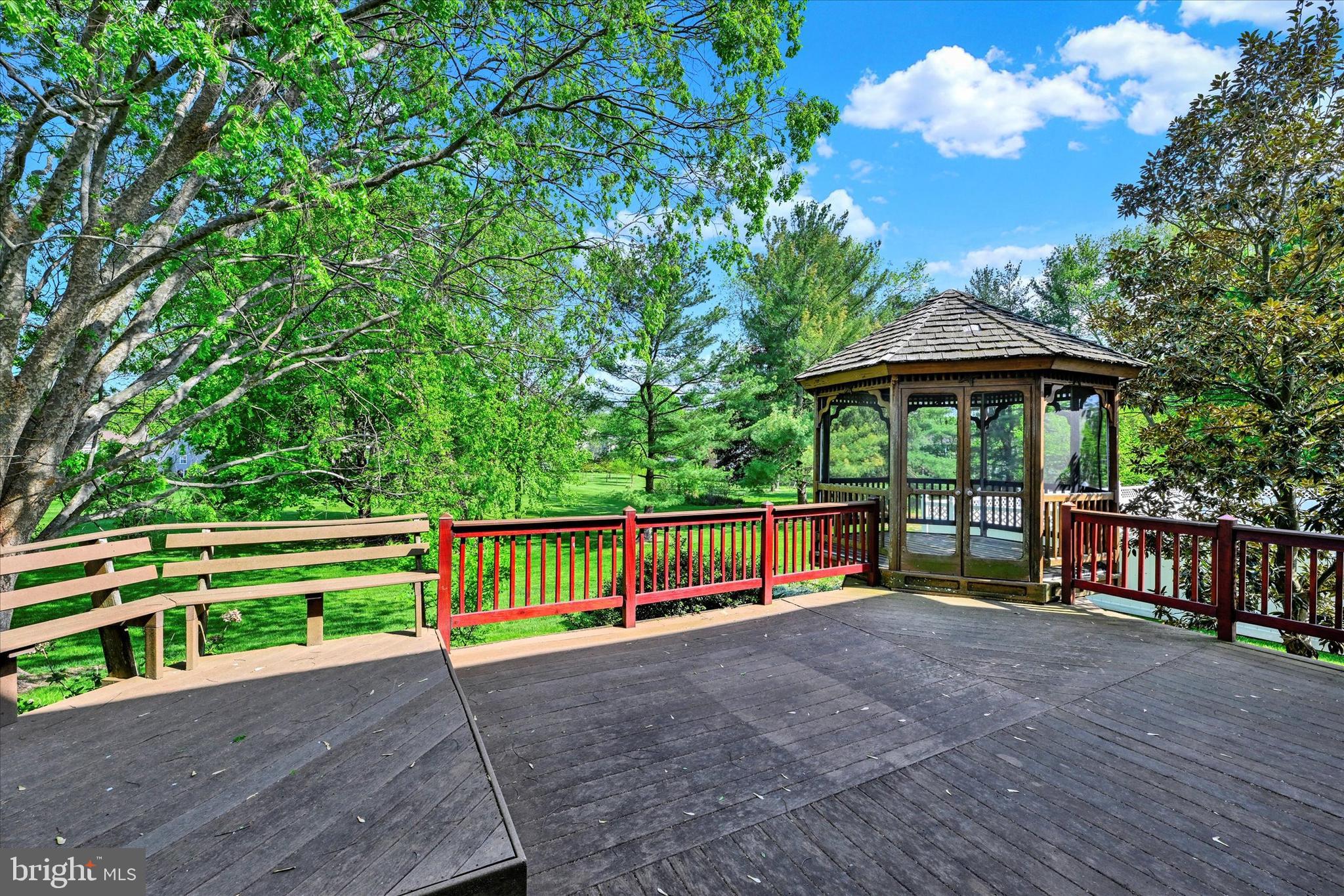 NORTH GATE HALL - Residential