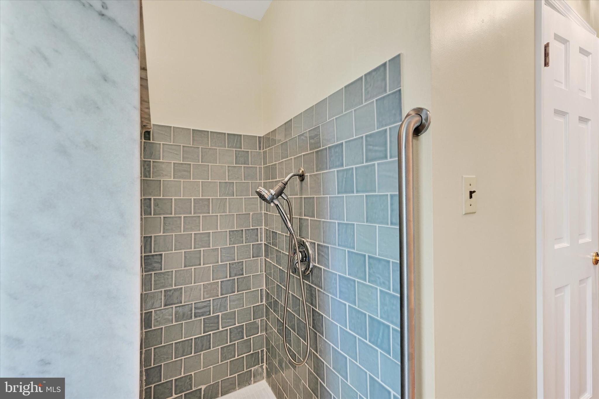 NORTH GATE HALL - Residential