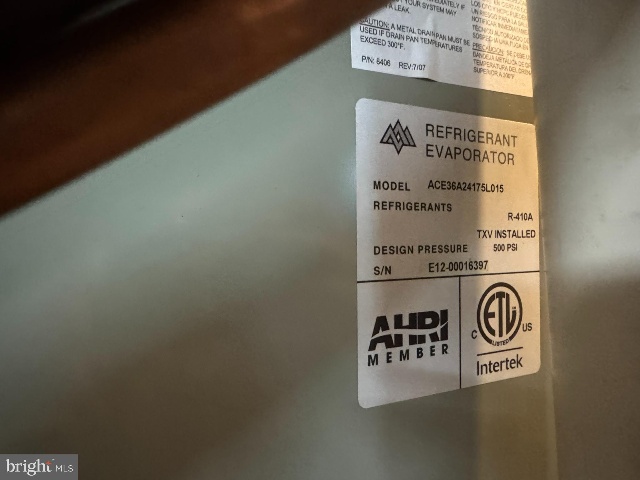 NORTH GATE HALL - Residential