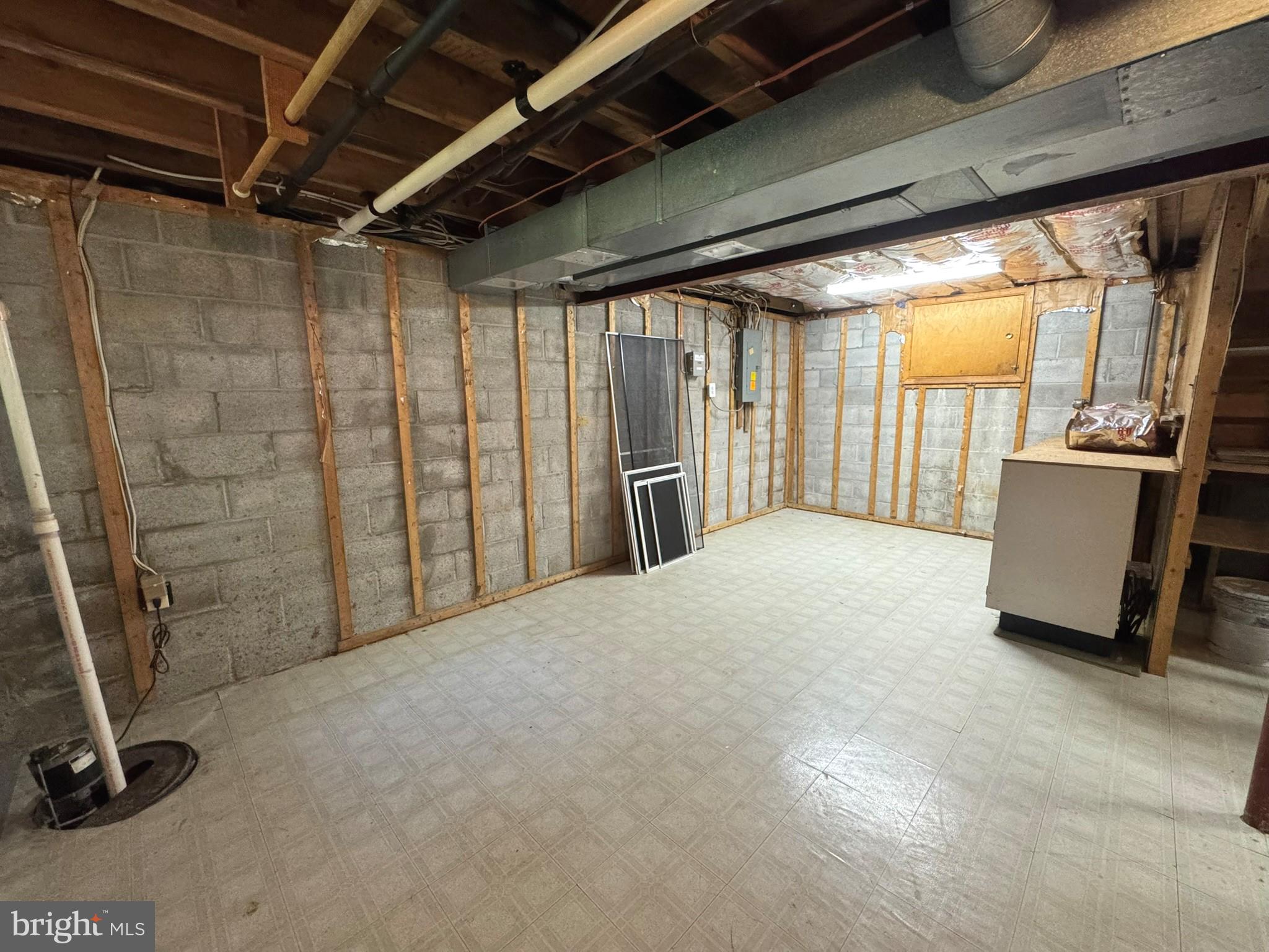 NORTH GATE HALL - Residential