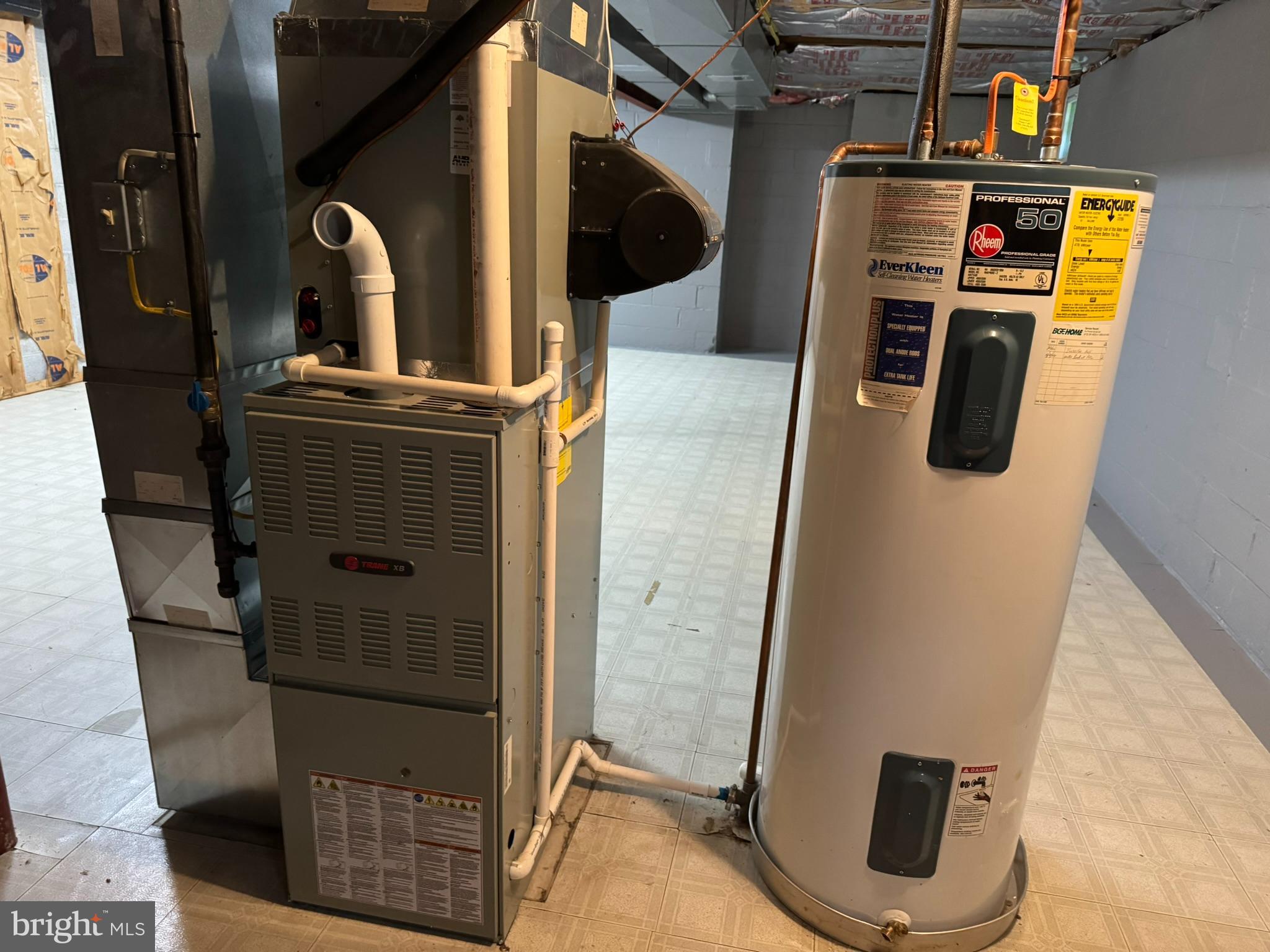 NORTH GATE HALL - Residential