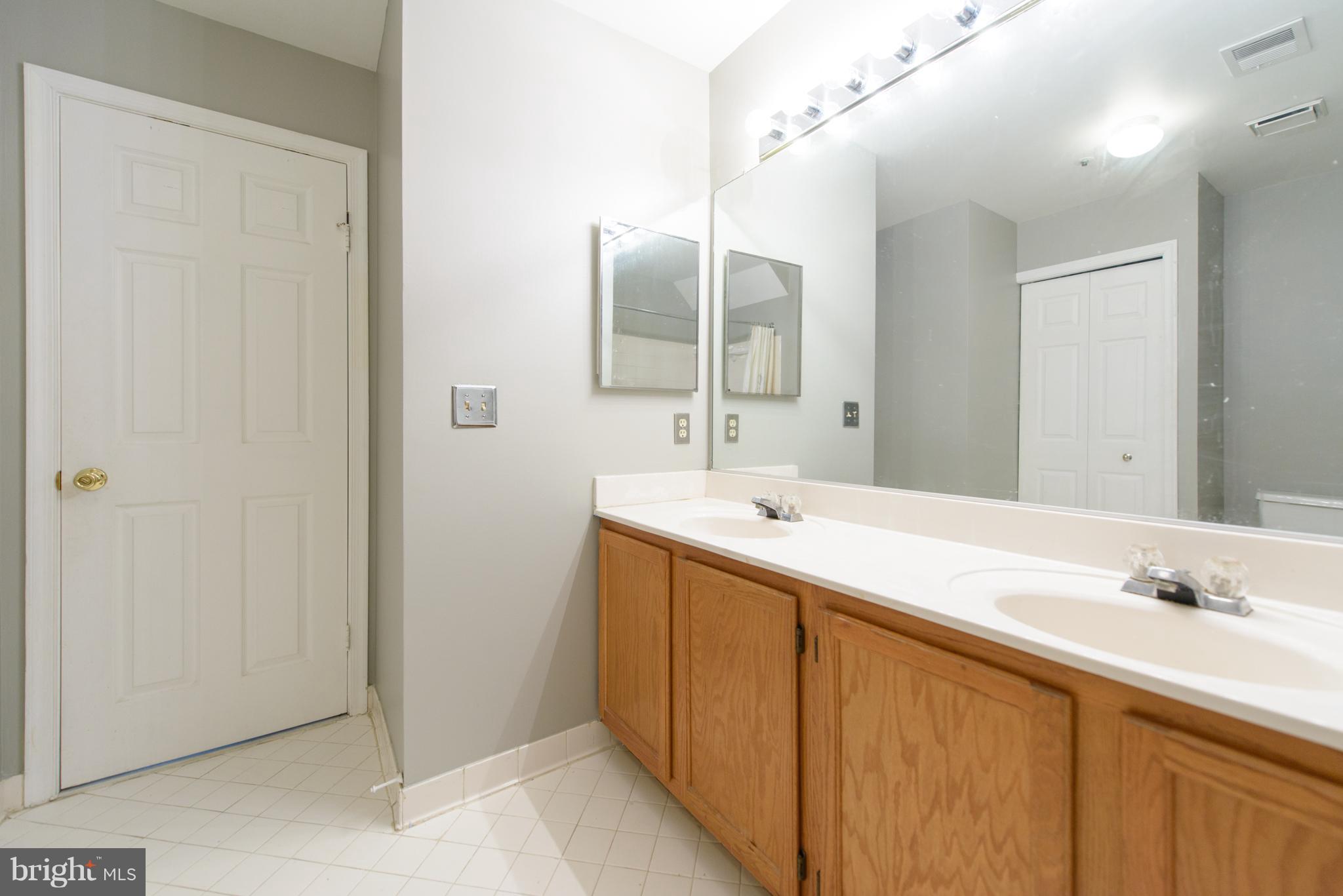 GLENSFORD CONDO - Residential