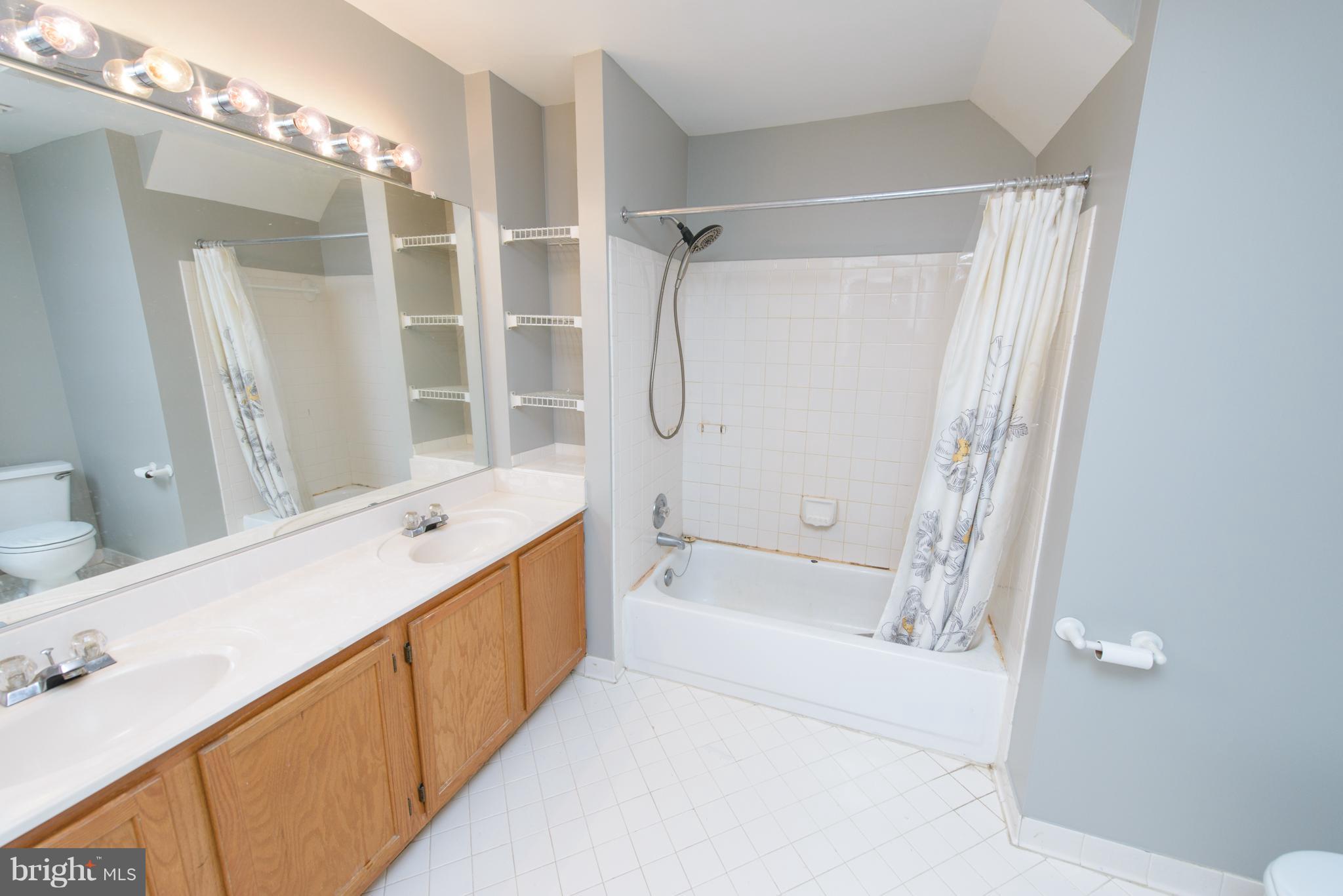 GLENSFORD CONDO - Residential