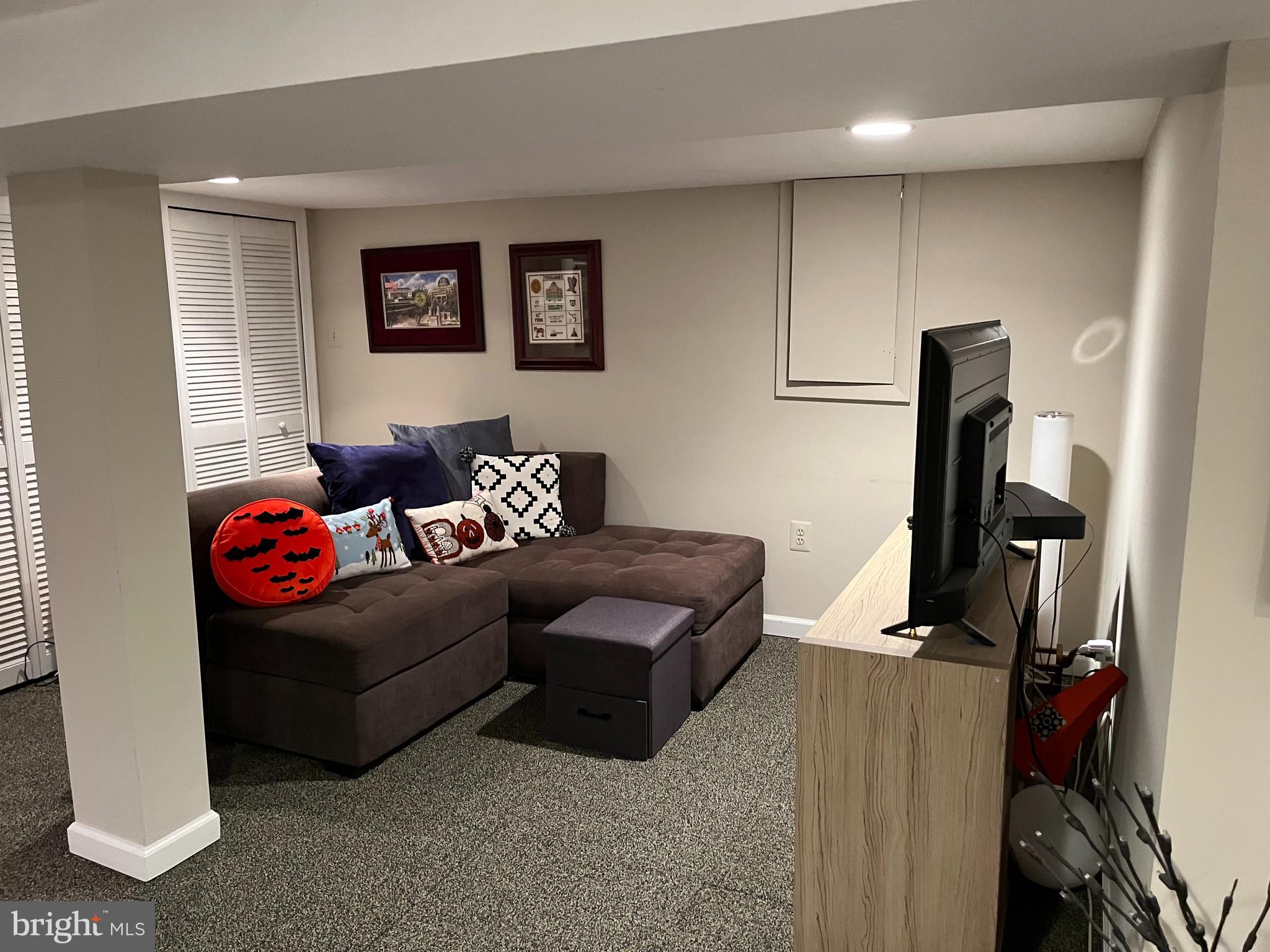 MASON TERRACE - Residential