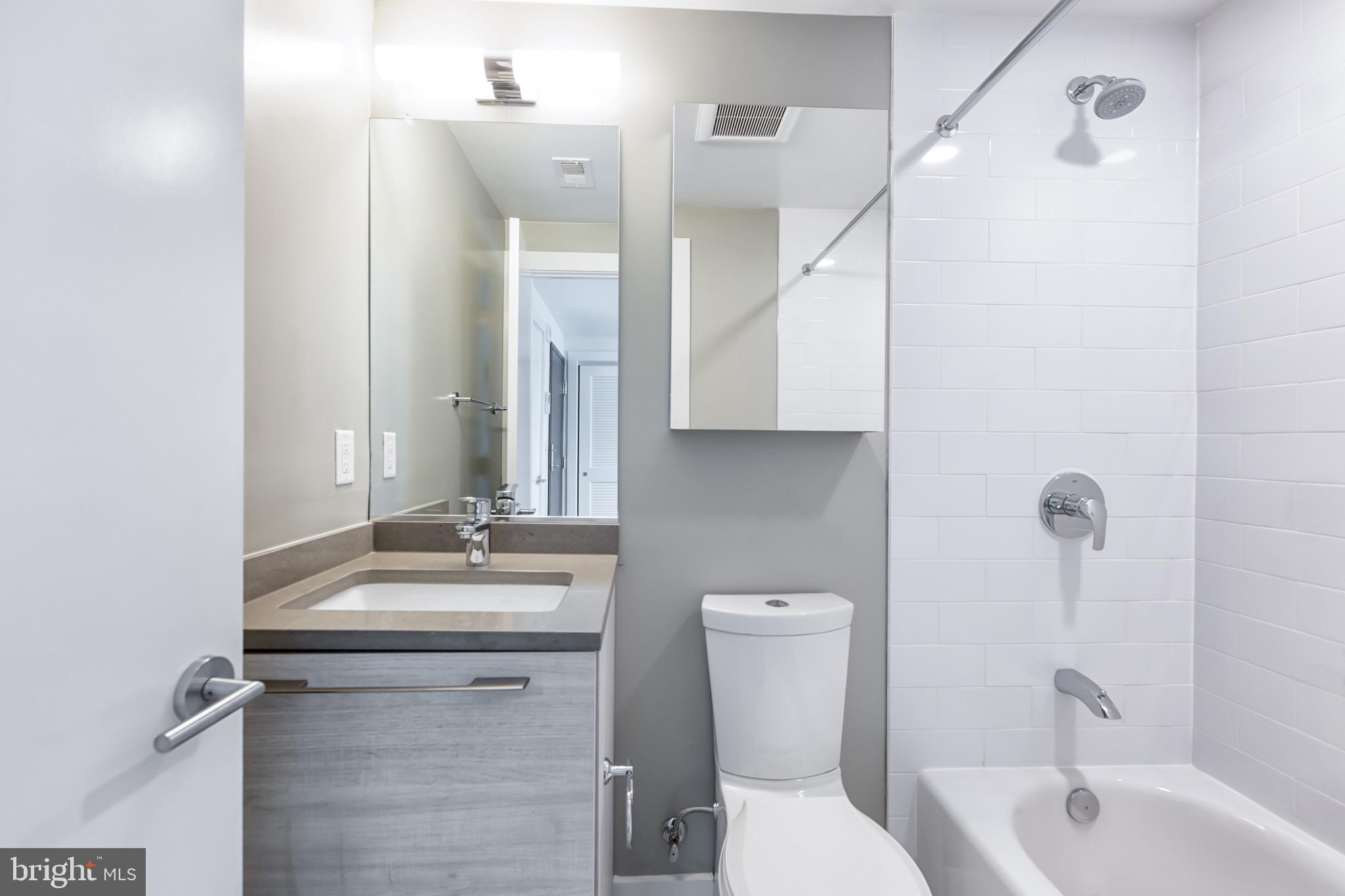 816 POTOMAC AVENUE SE 302