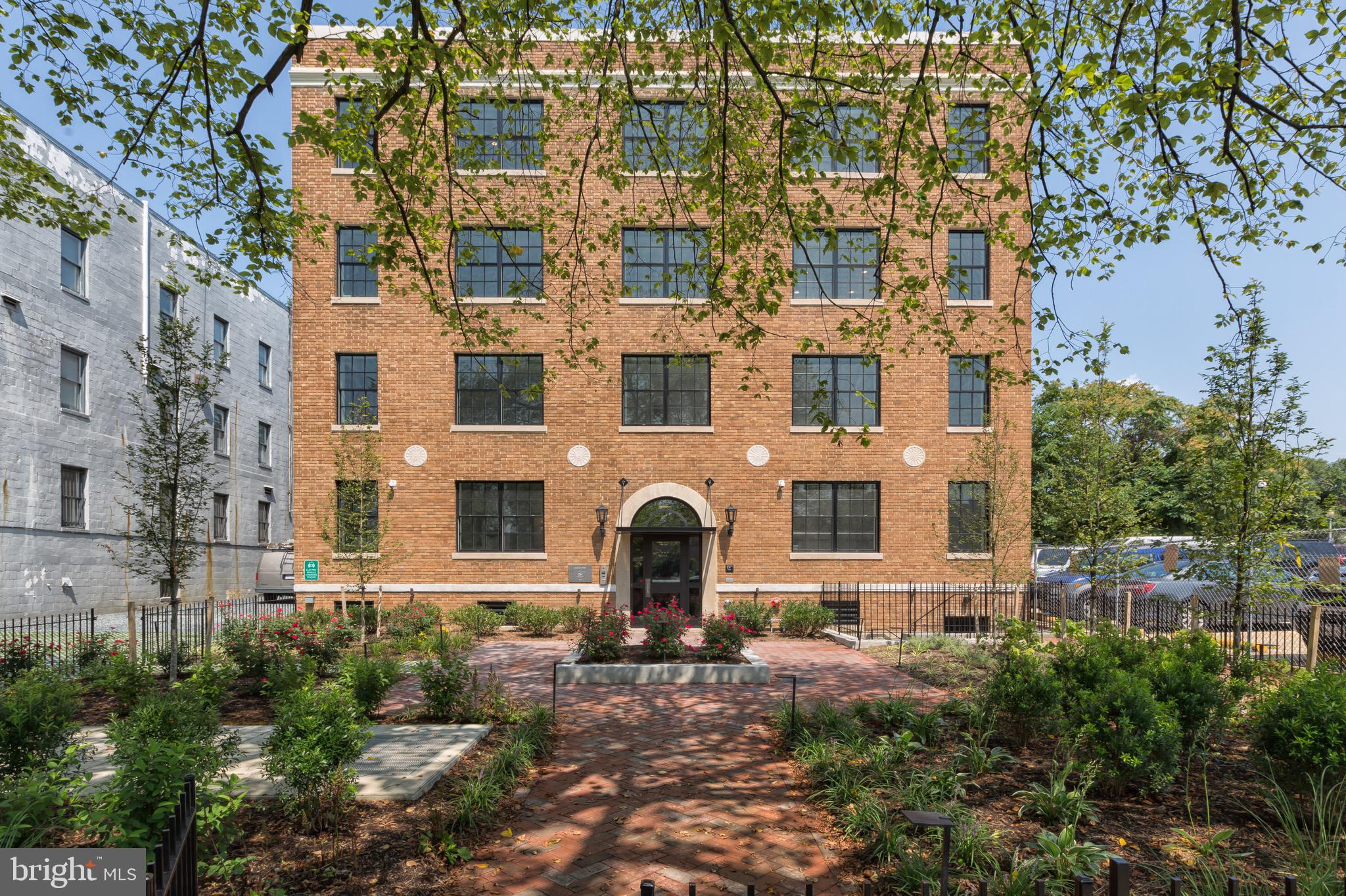 816 POTOMAC AVENUE SE 302