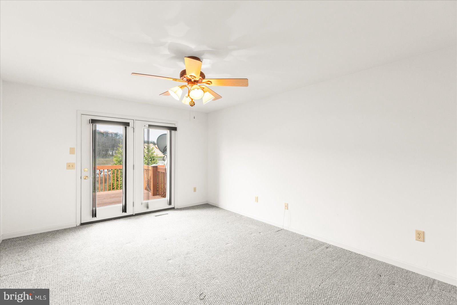 EQUINE MEADOWS - Residential