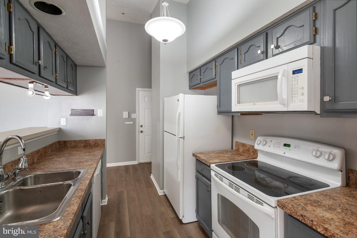 OVERLOOK - Residential Lease