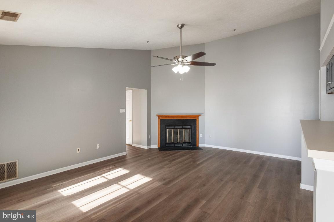 OVERLOOK - Residential Lease