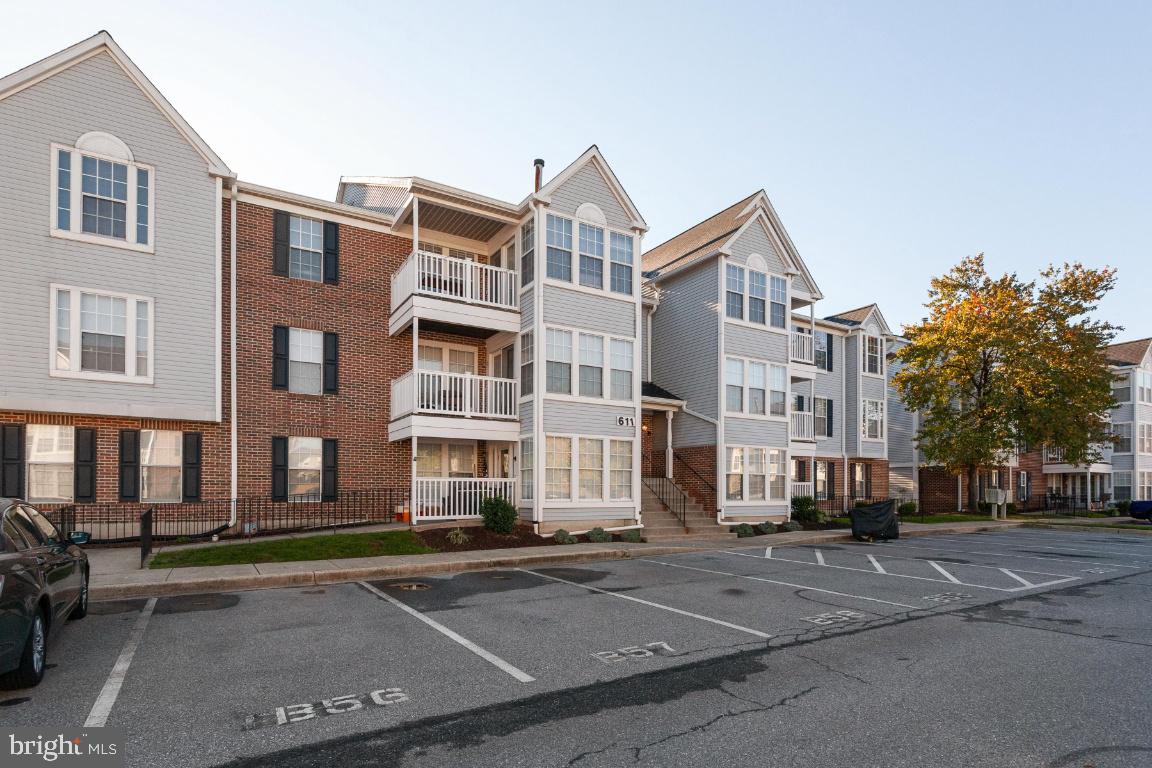 OVERLOOK - Residential Lease