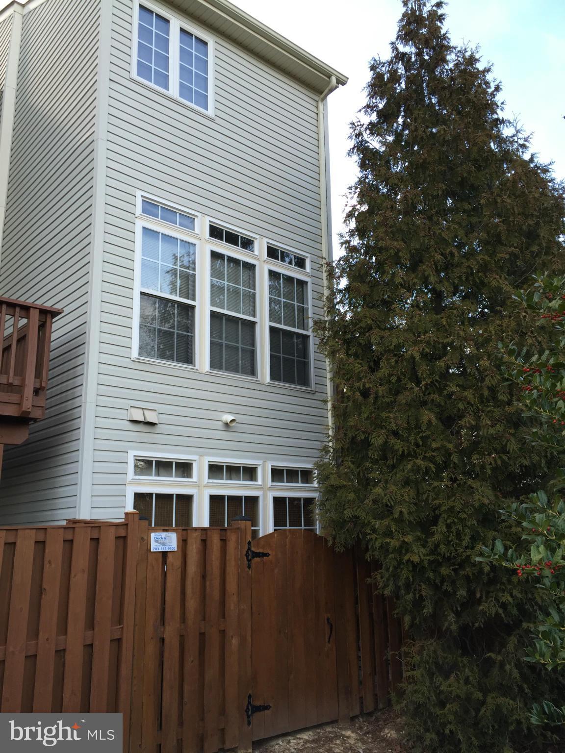 SKYVIEW PARK - Residential Lease