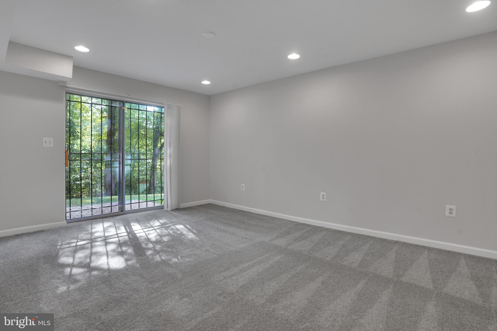 QUEENSBROOKE PLAT 2 - Residential