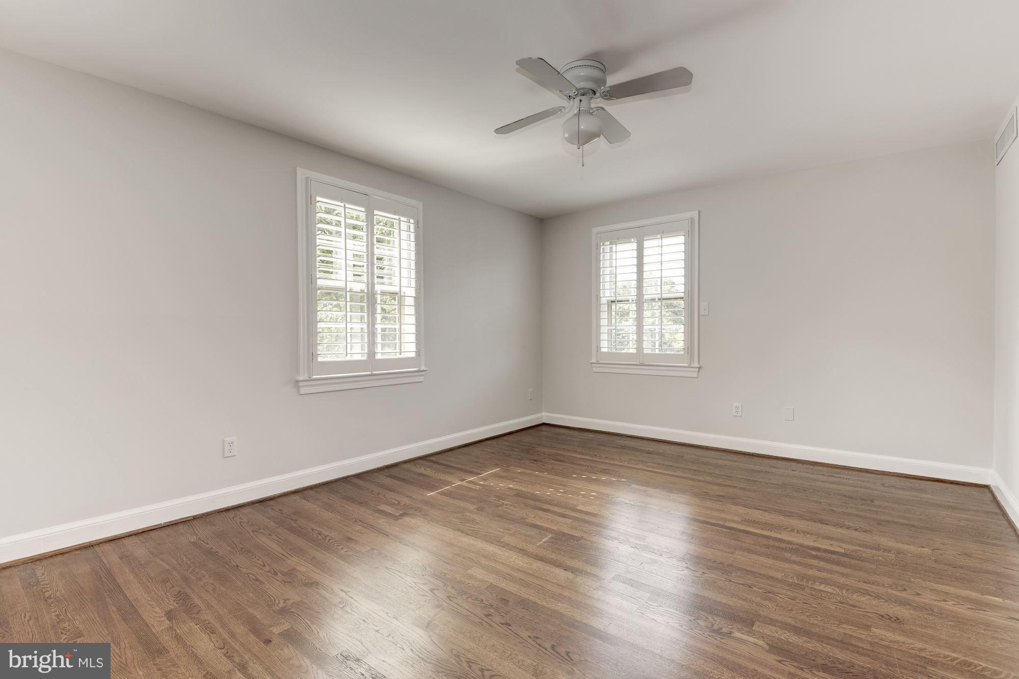 PITT MEWS - Residential