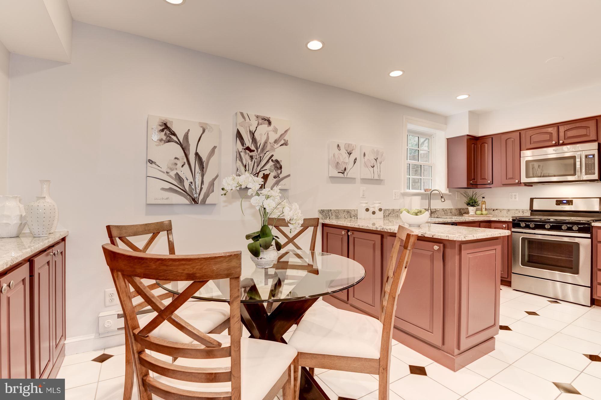 PITT MEWS - Residential