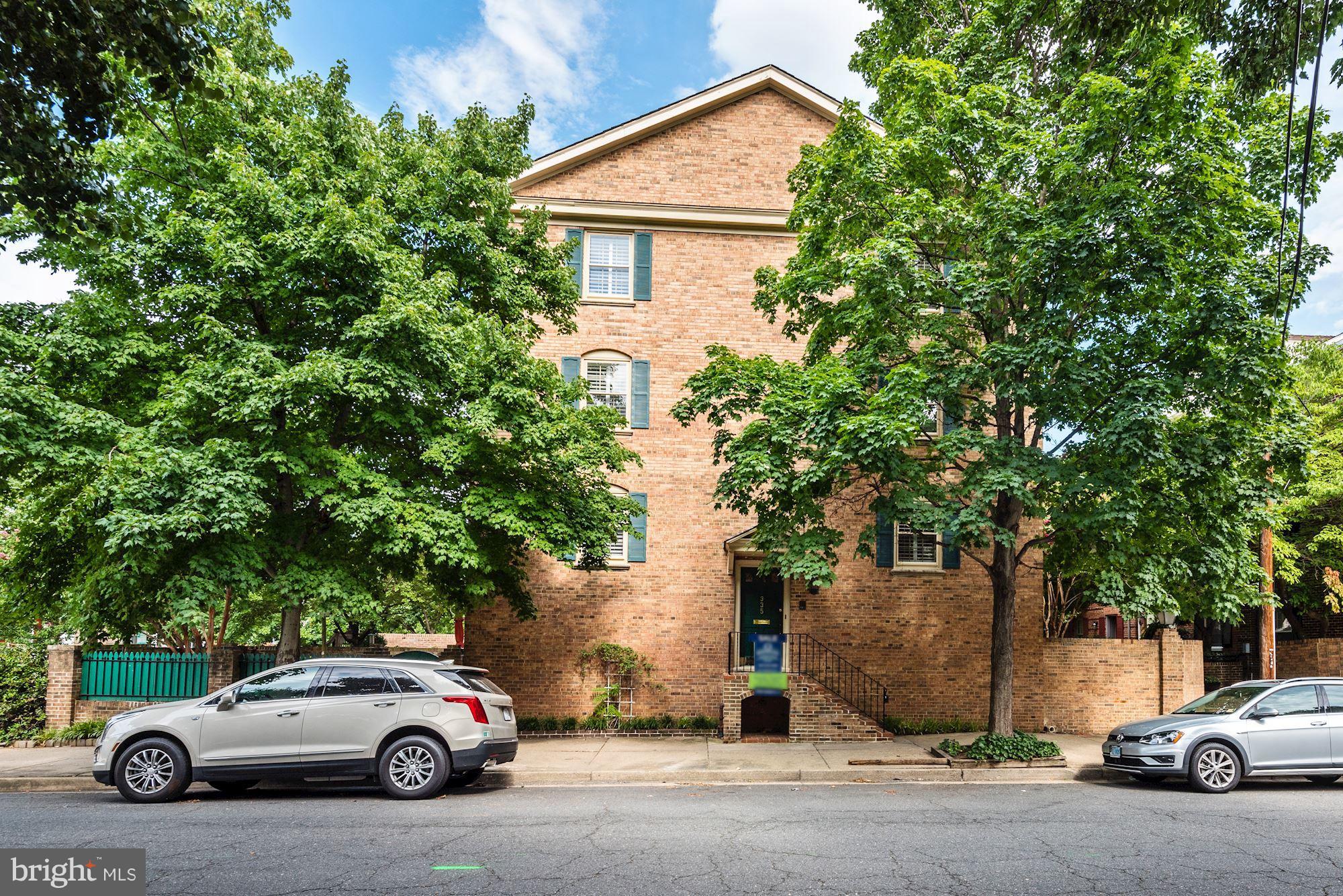 PITT MEWS - Residential