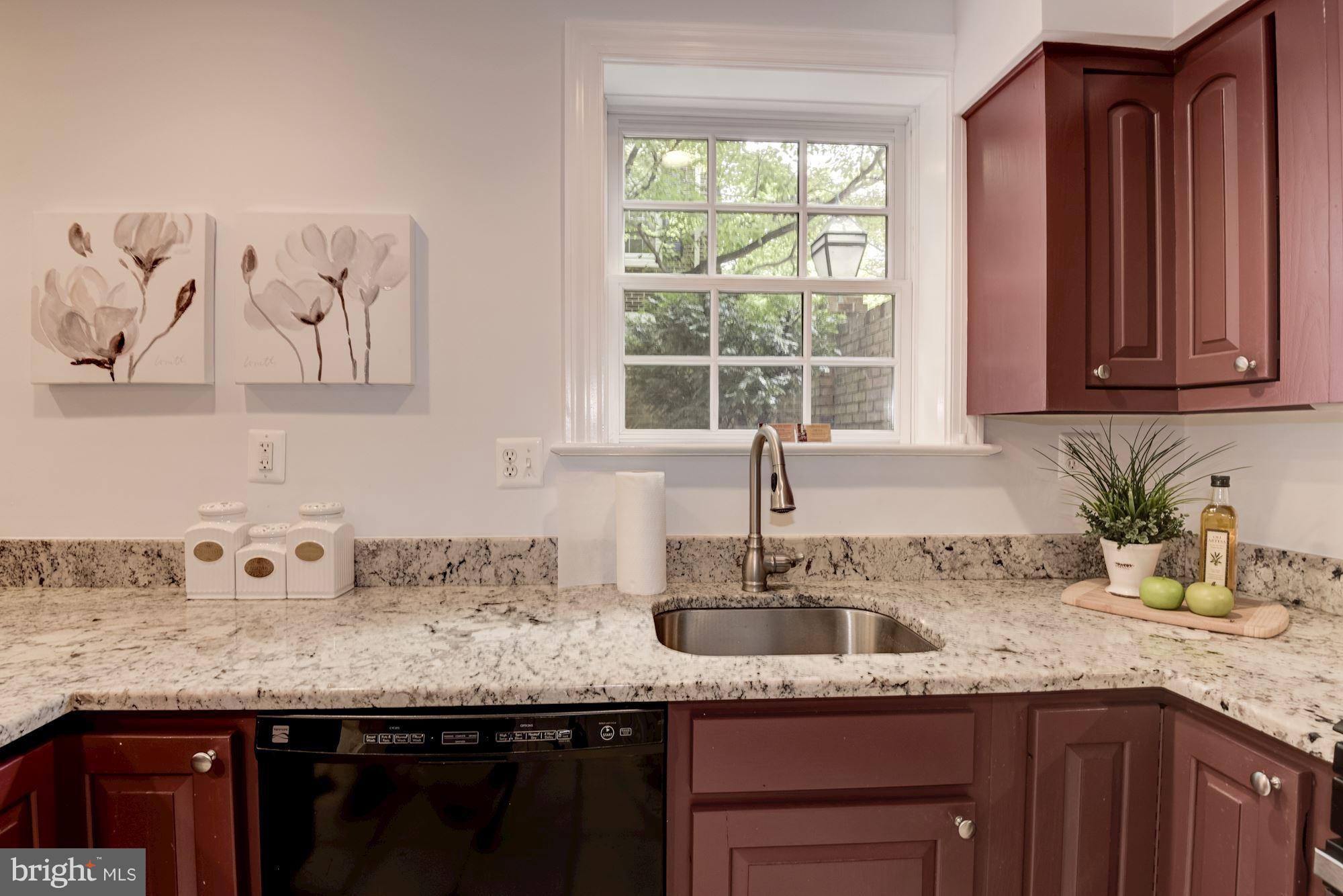 PITT MEWS - Residential