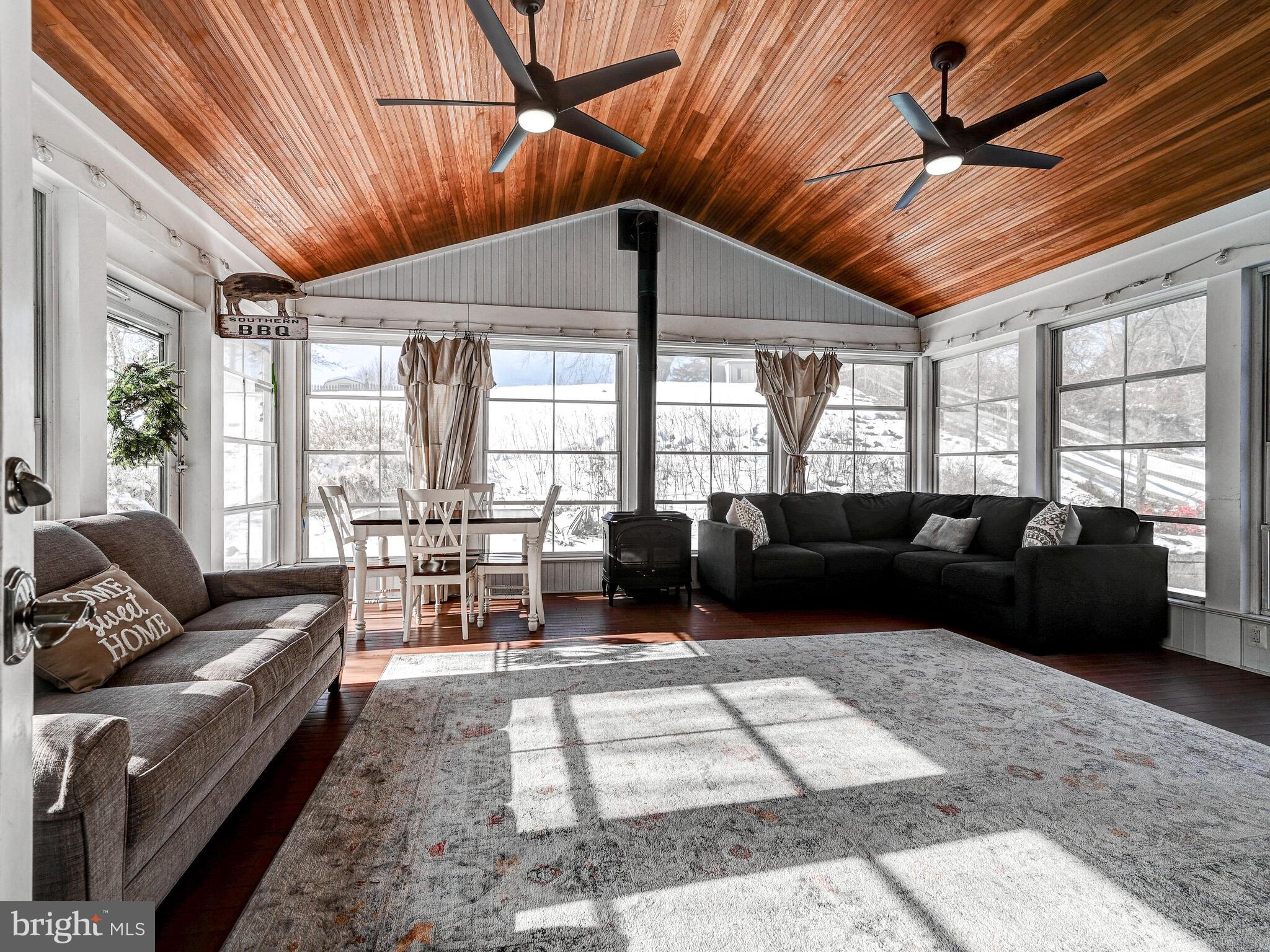 HINES ESTATES - Residential Lease