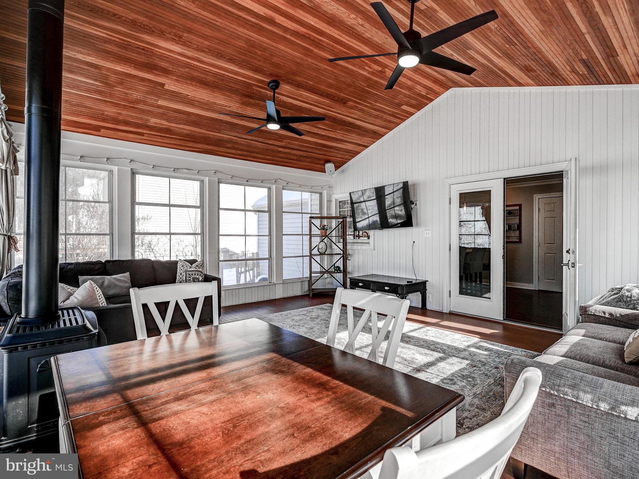 HINES ESTATES - Residential Lease