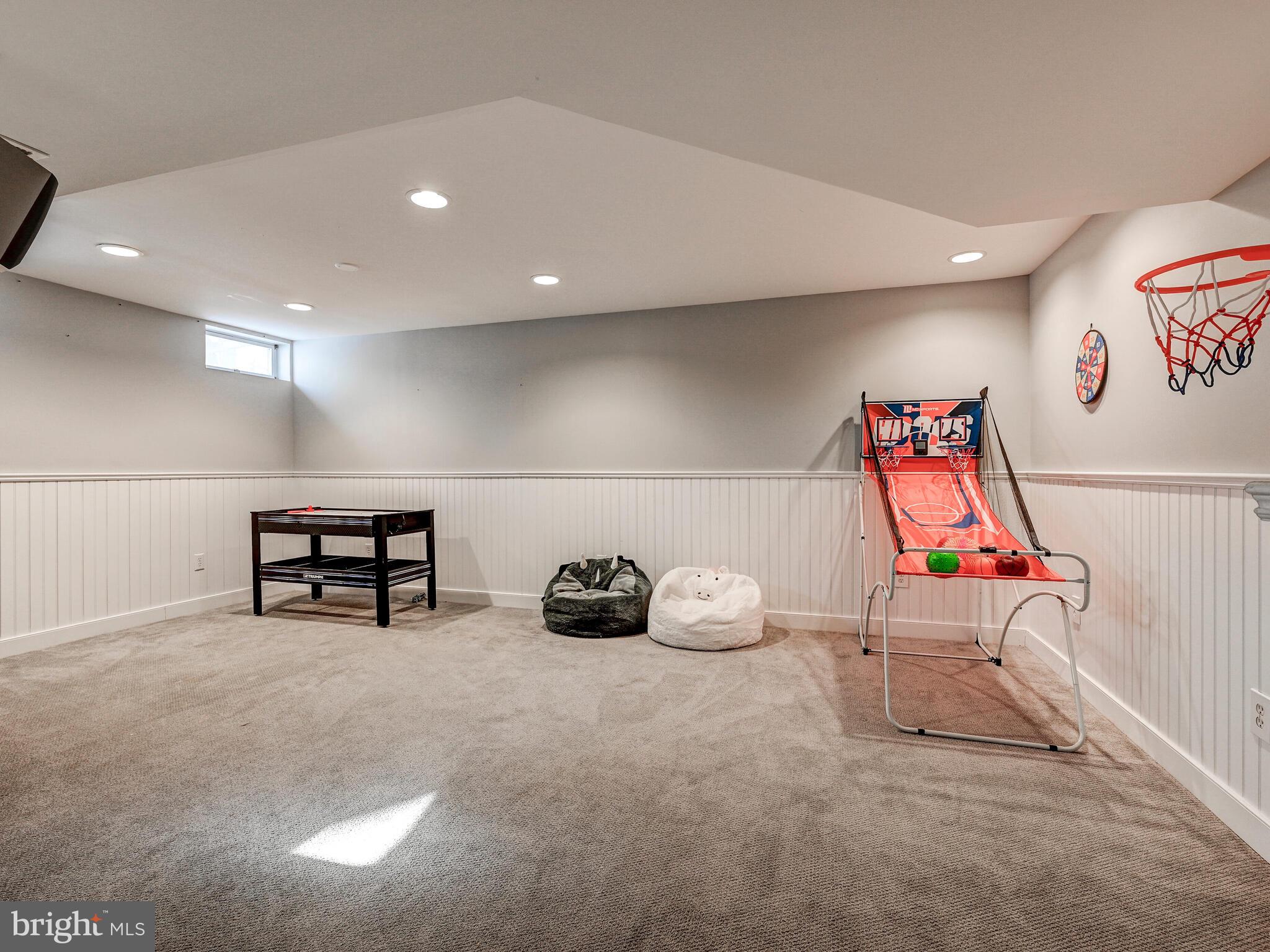 HINES ESTATES - Residential Lease