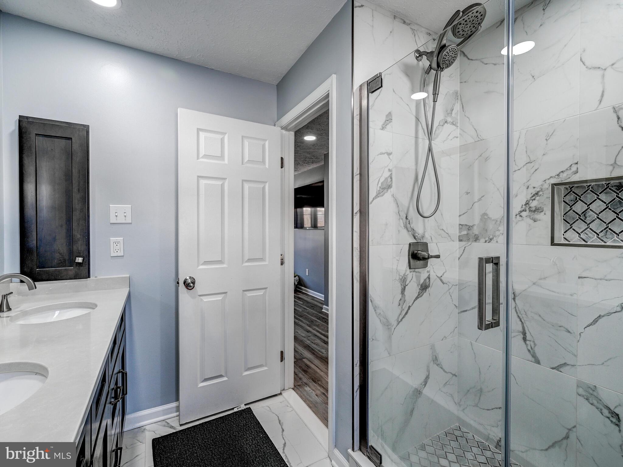 HINES ESTATES - Residential Lease