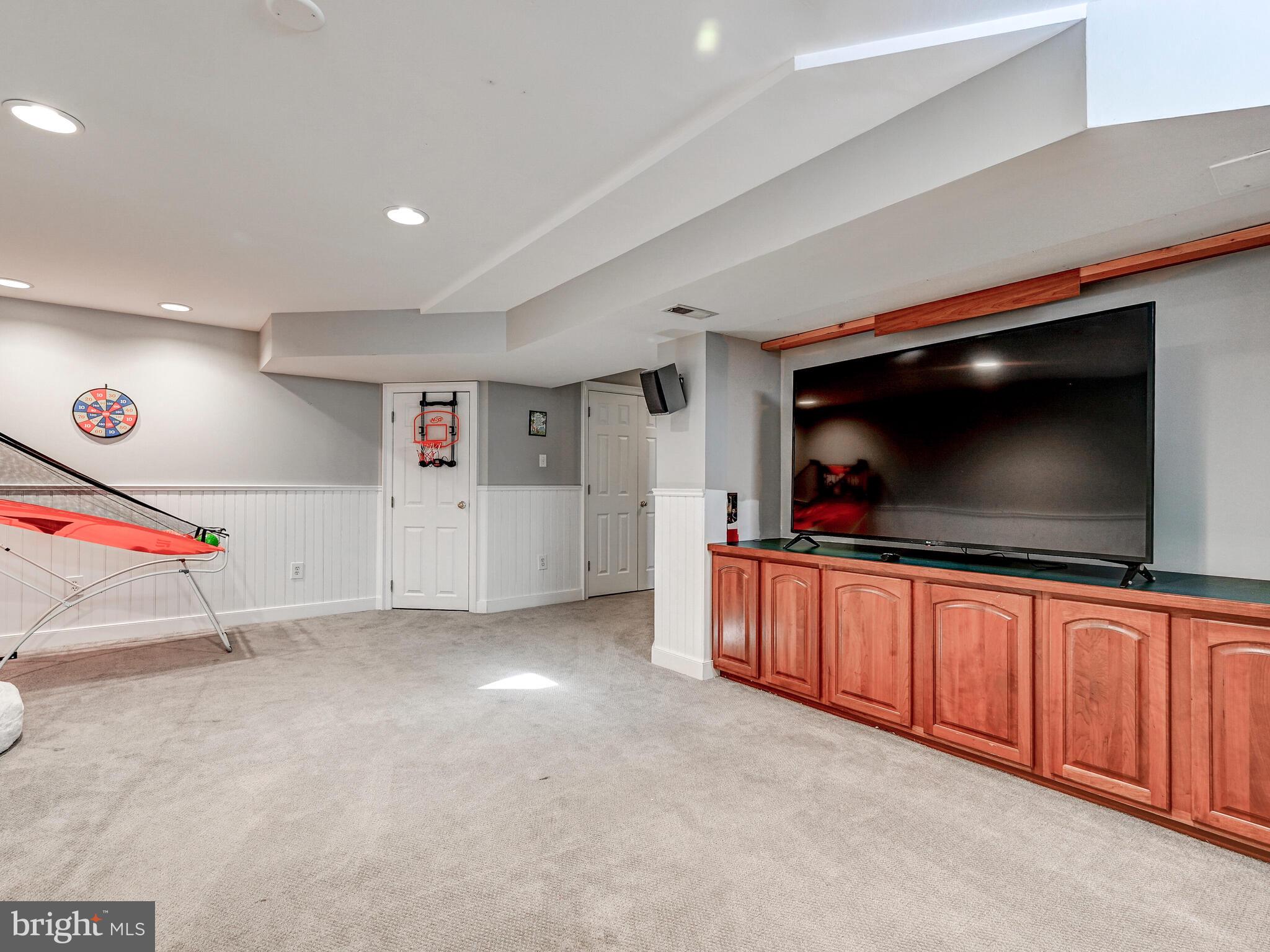 HINES ESTATES - Residential Lease