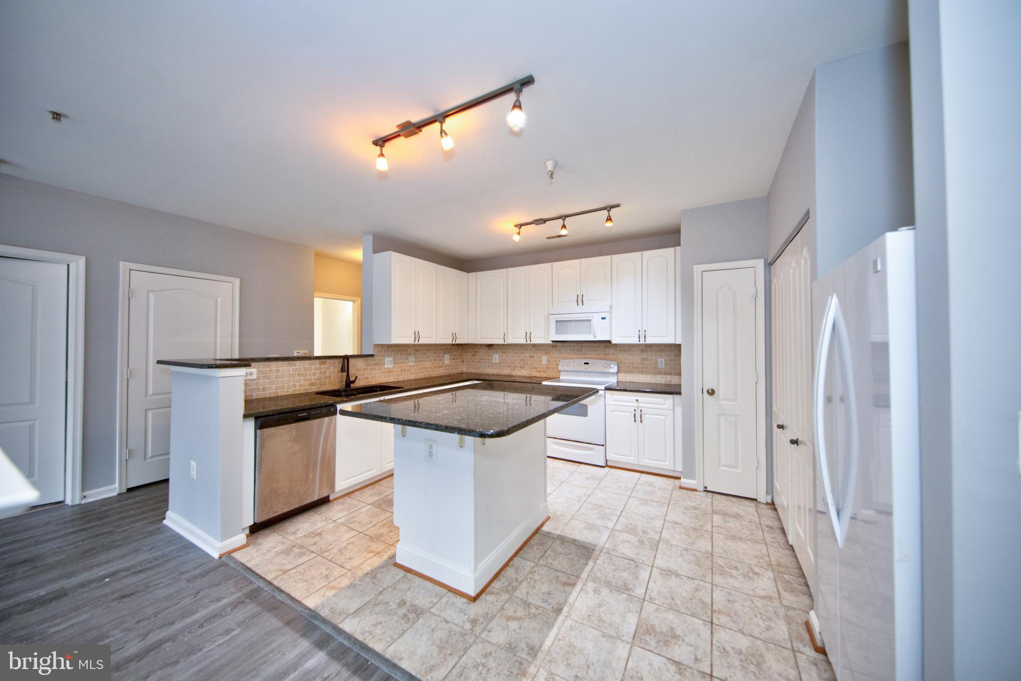 HIGH VIEW AT HUNT VALLEY - Residential