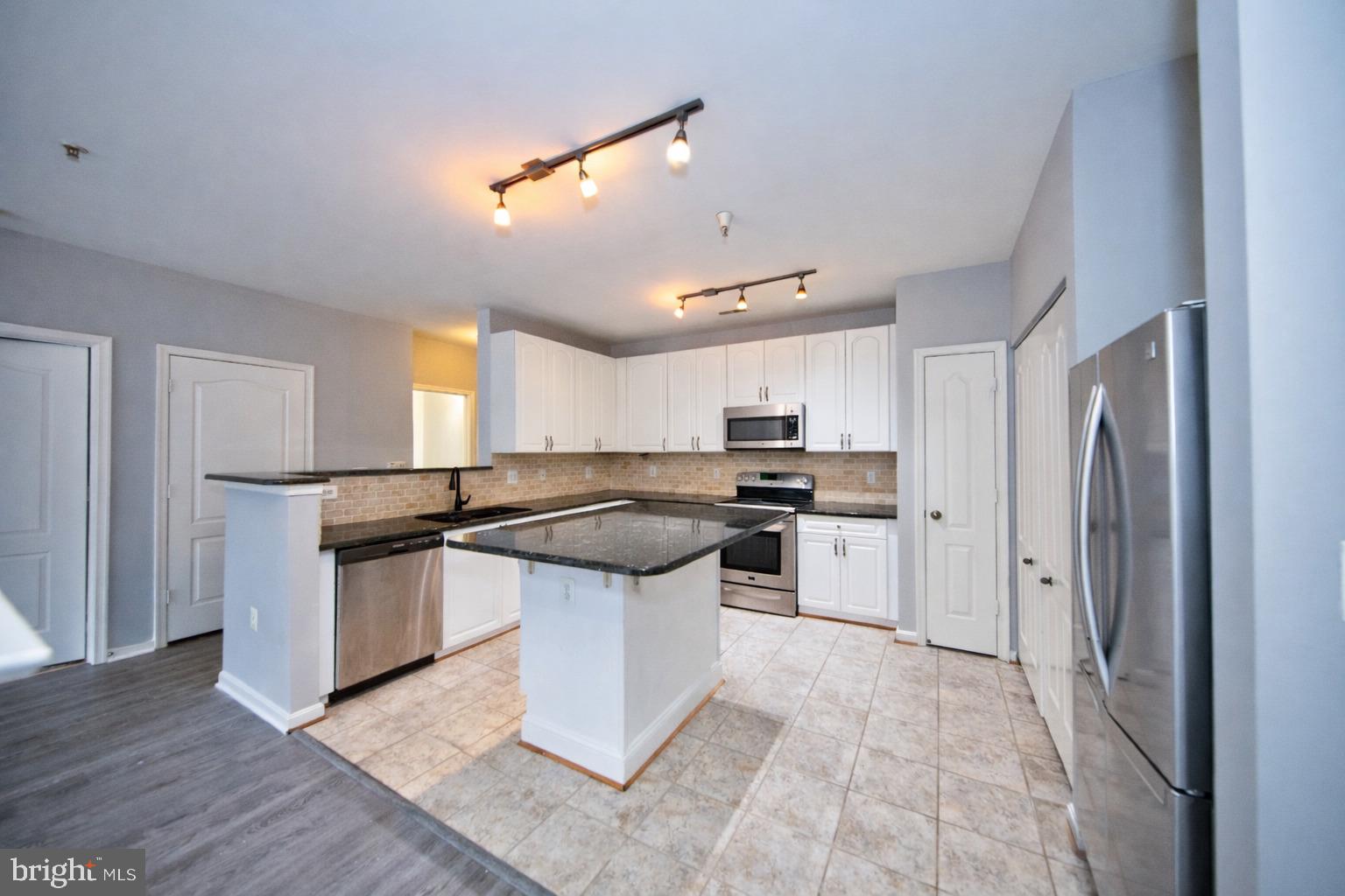 HIGH VIEW AT HUNT VALLEY - Residential