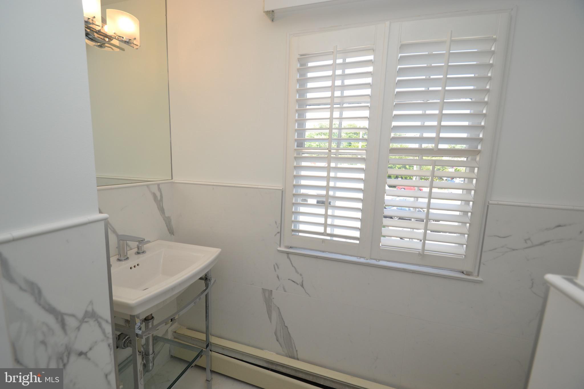 VIENNA - Commercial Lease