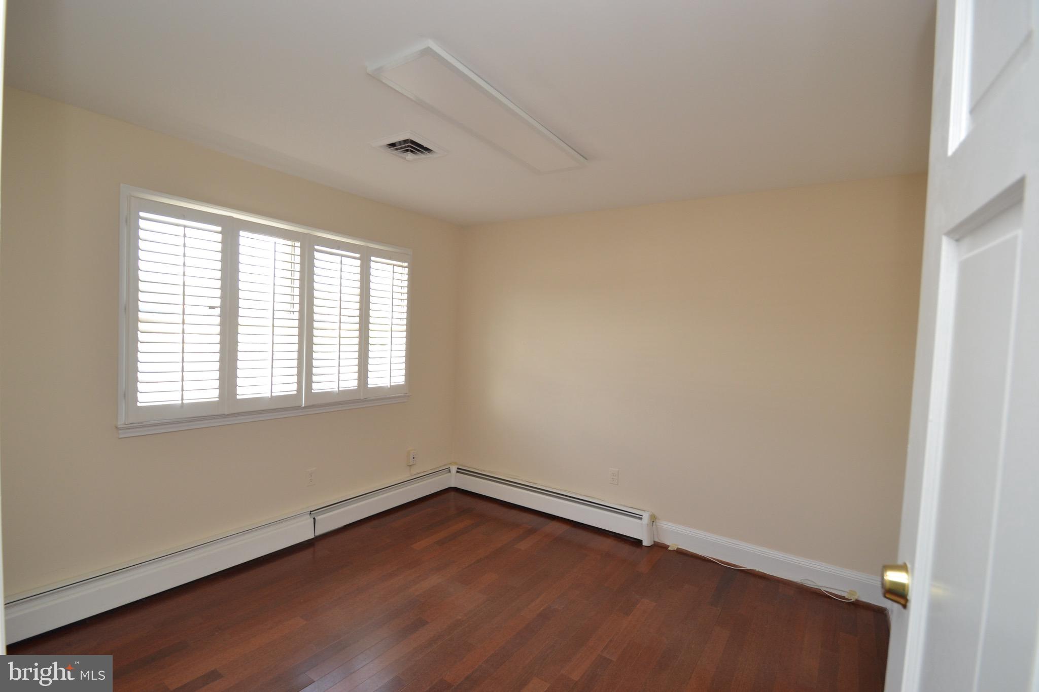 VIENNA - Commercial Lease