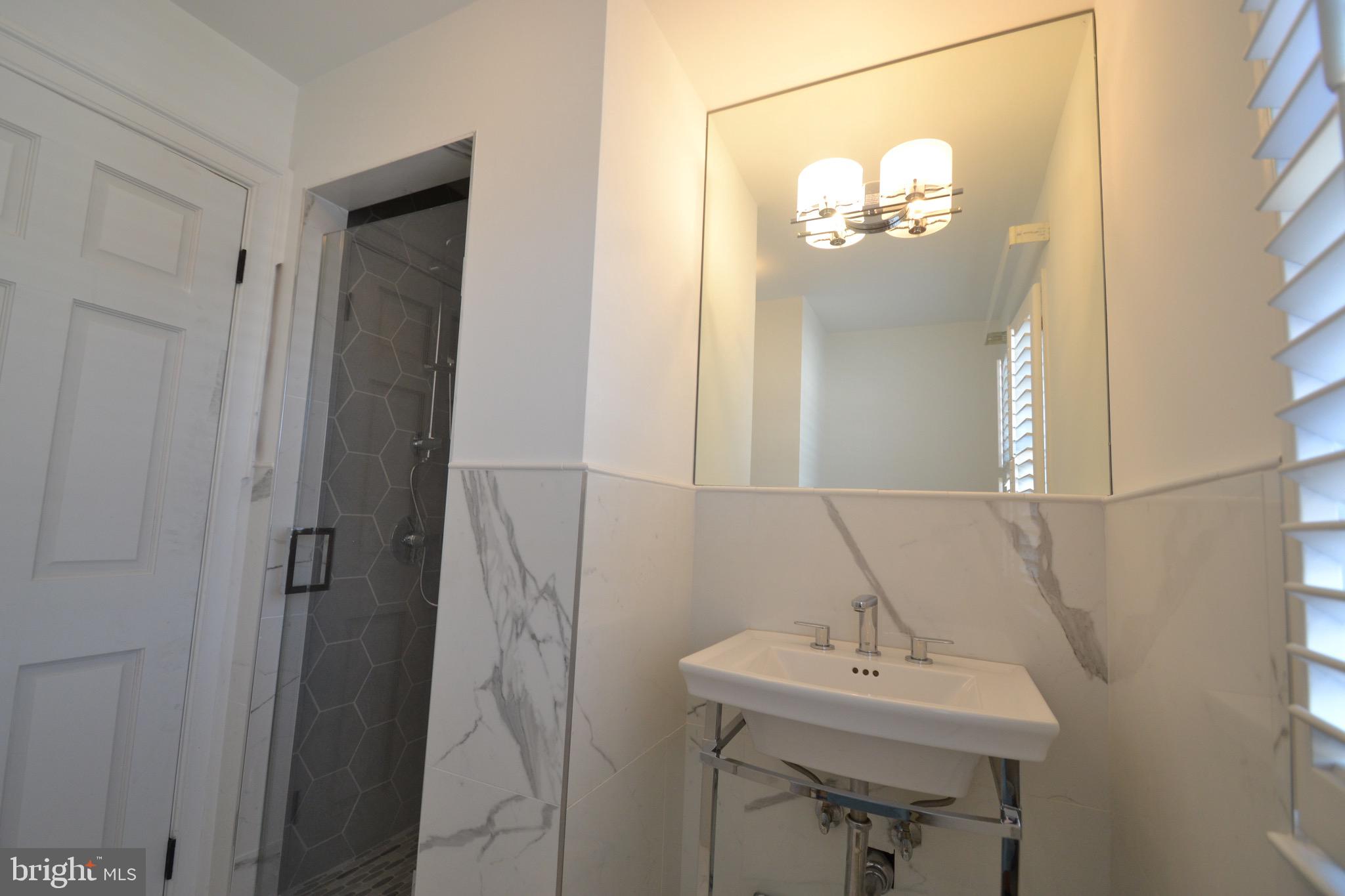 VIENNA - Commercial Lease