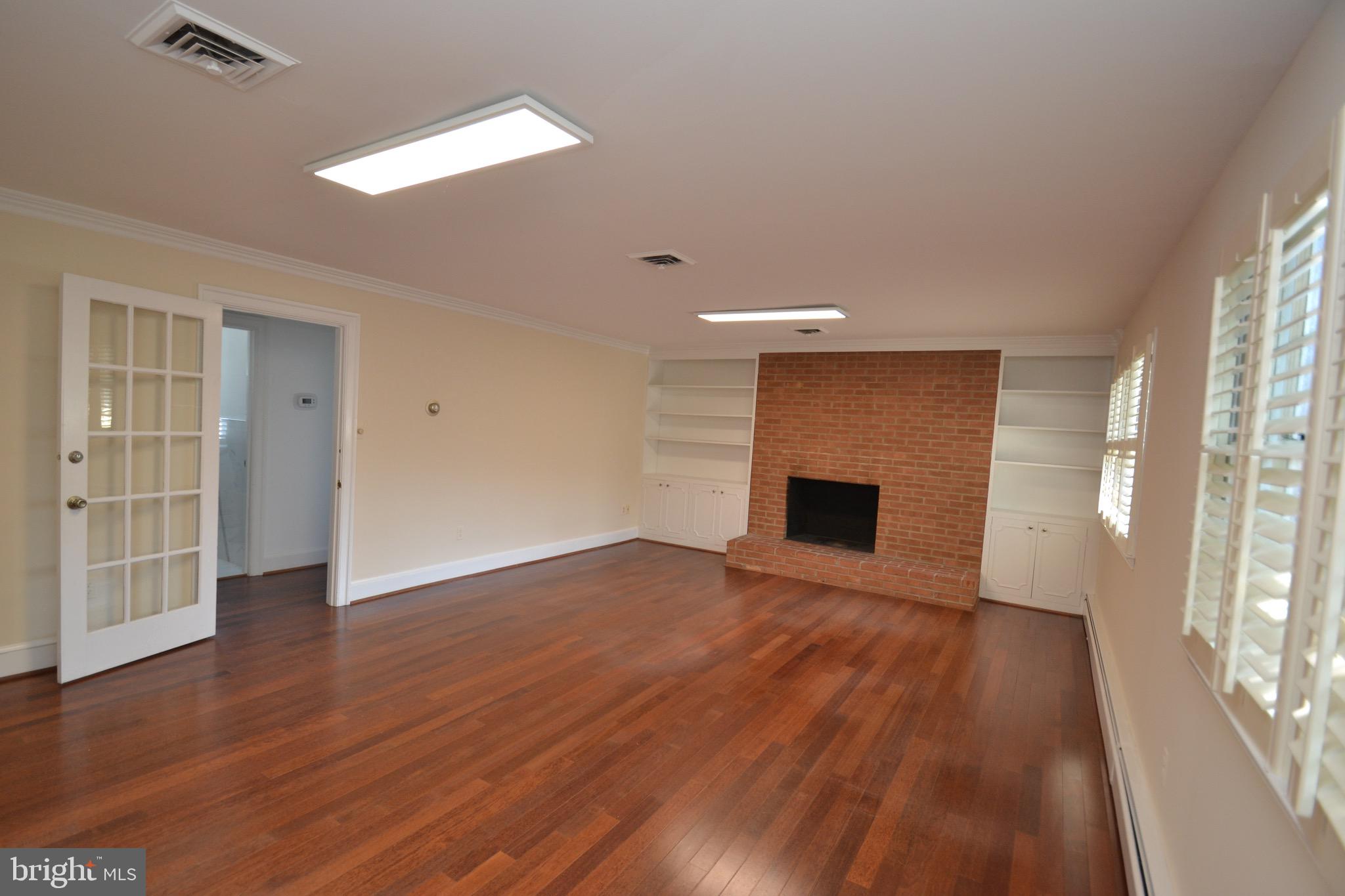 VIENNA - Commercial Lease